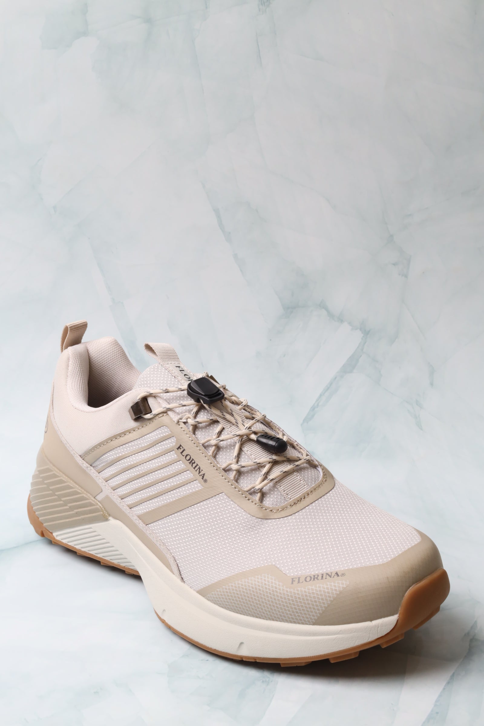 Sports shoes 181003