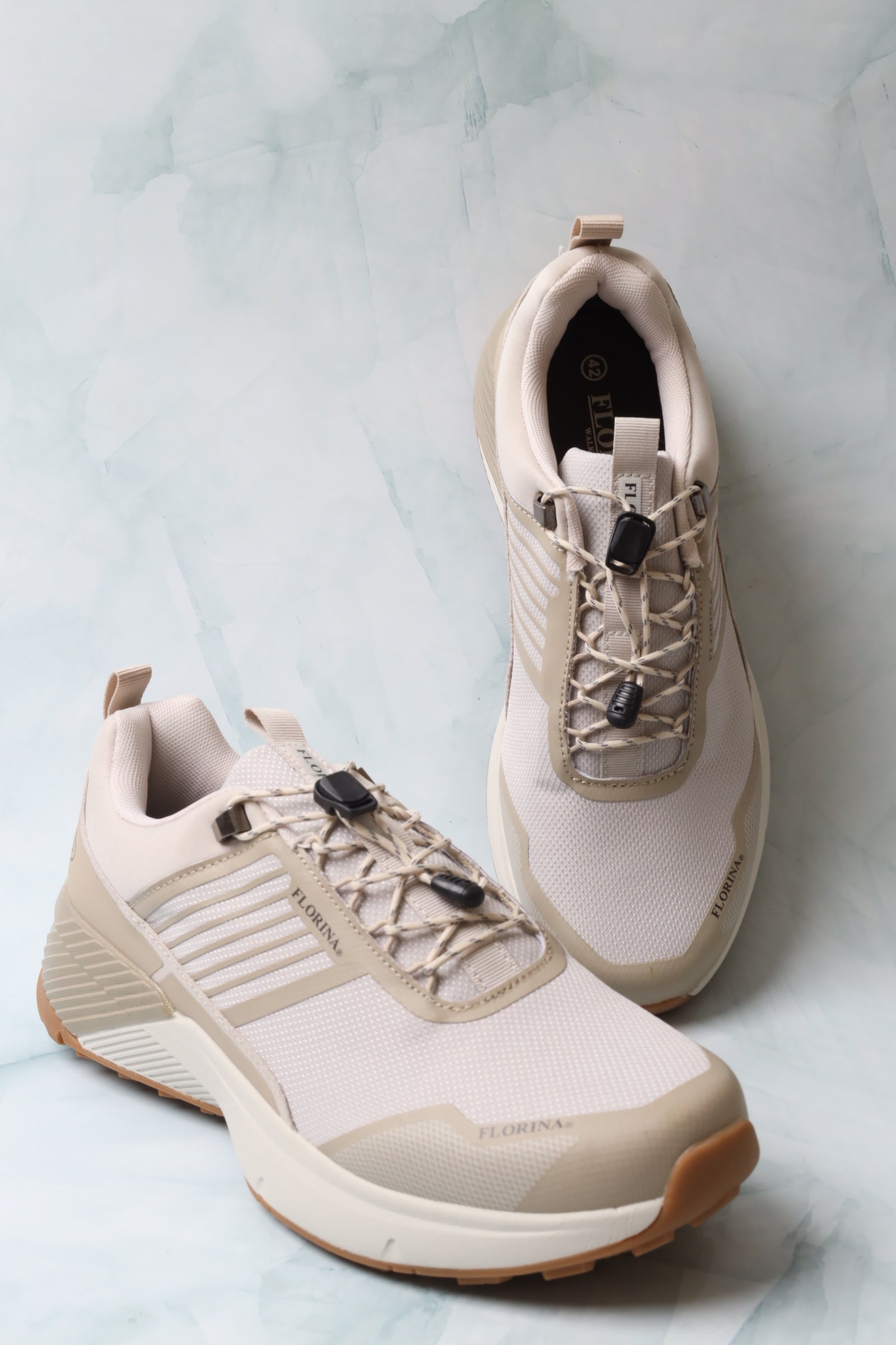 Sports shoes 181003