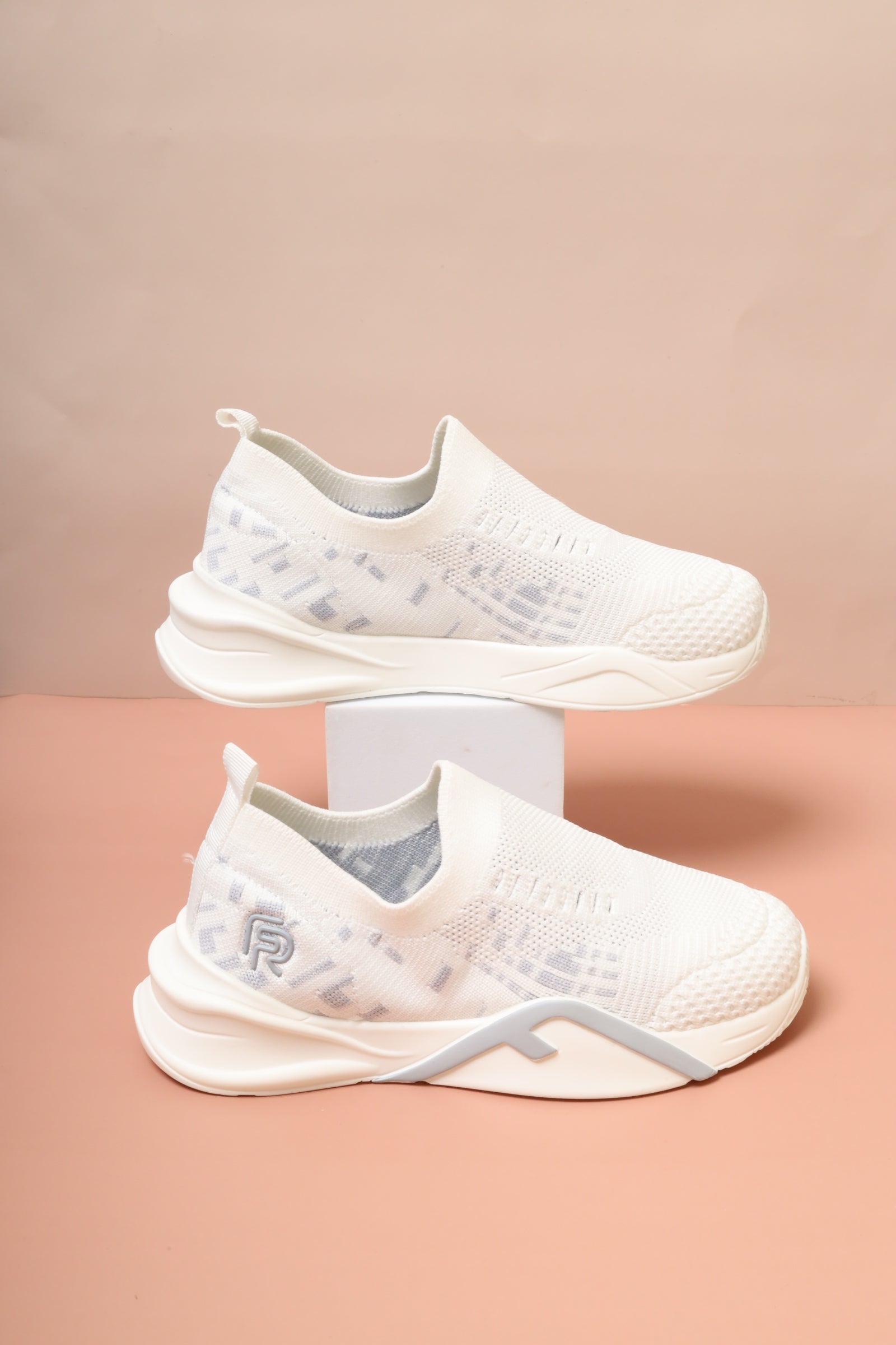 Children's sports shoes 76402