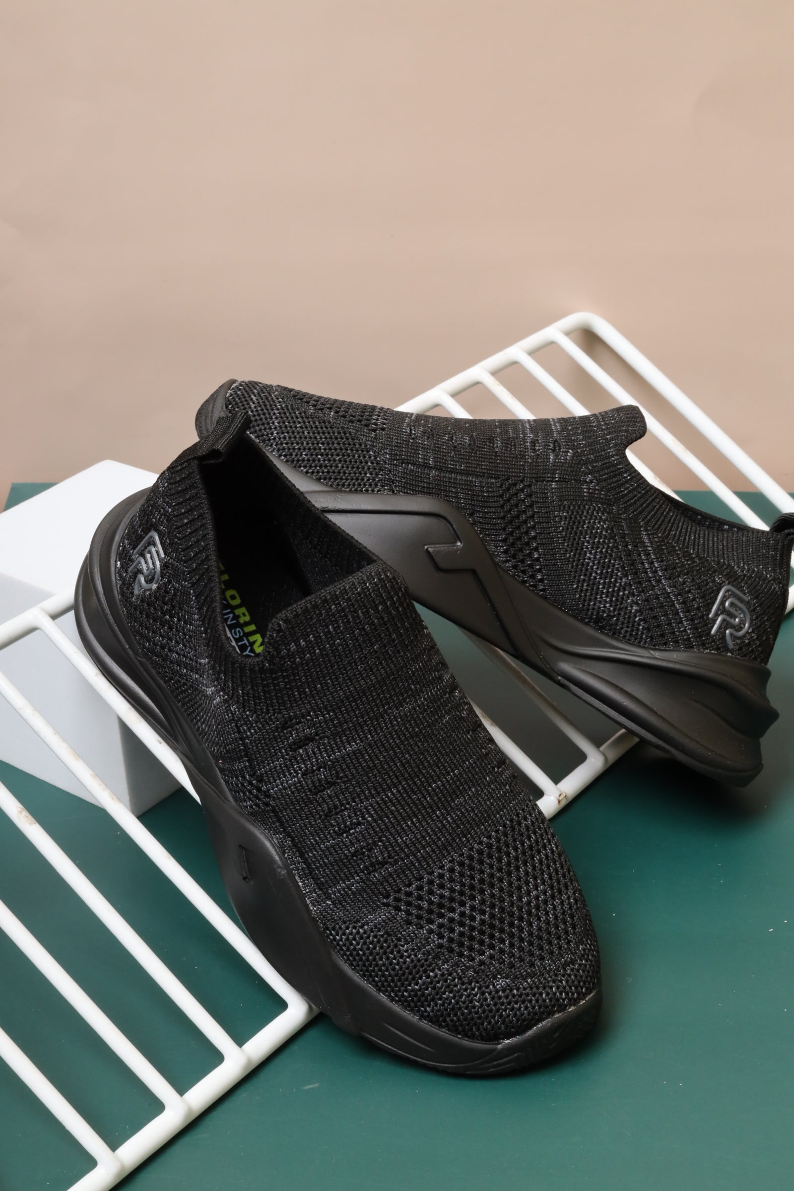 Children's sports shoes 76404