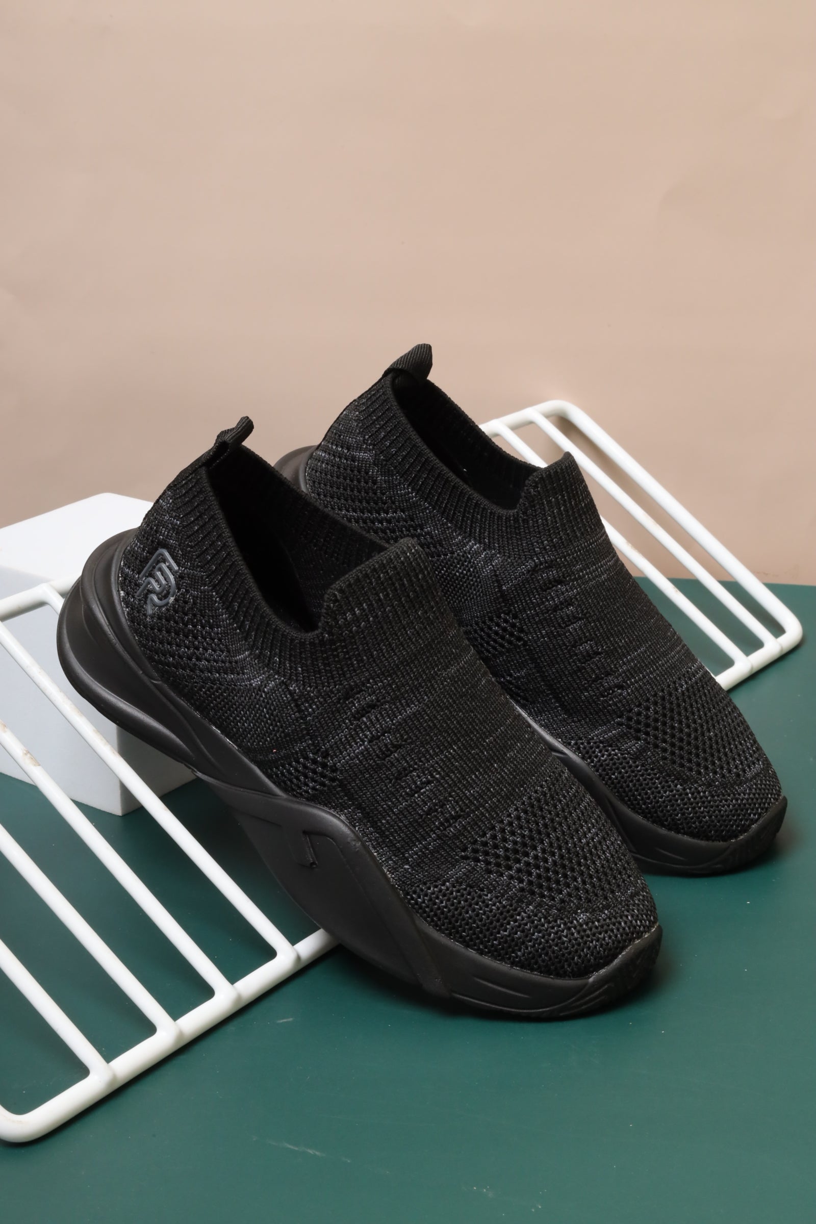 Children's sports shoes 76404