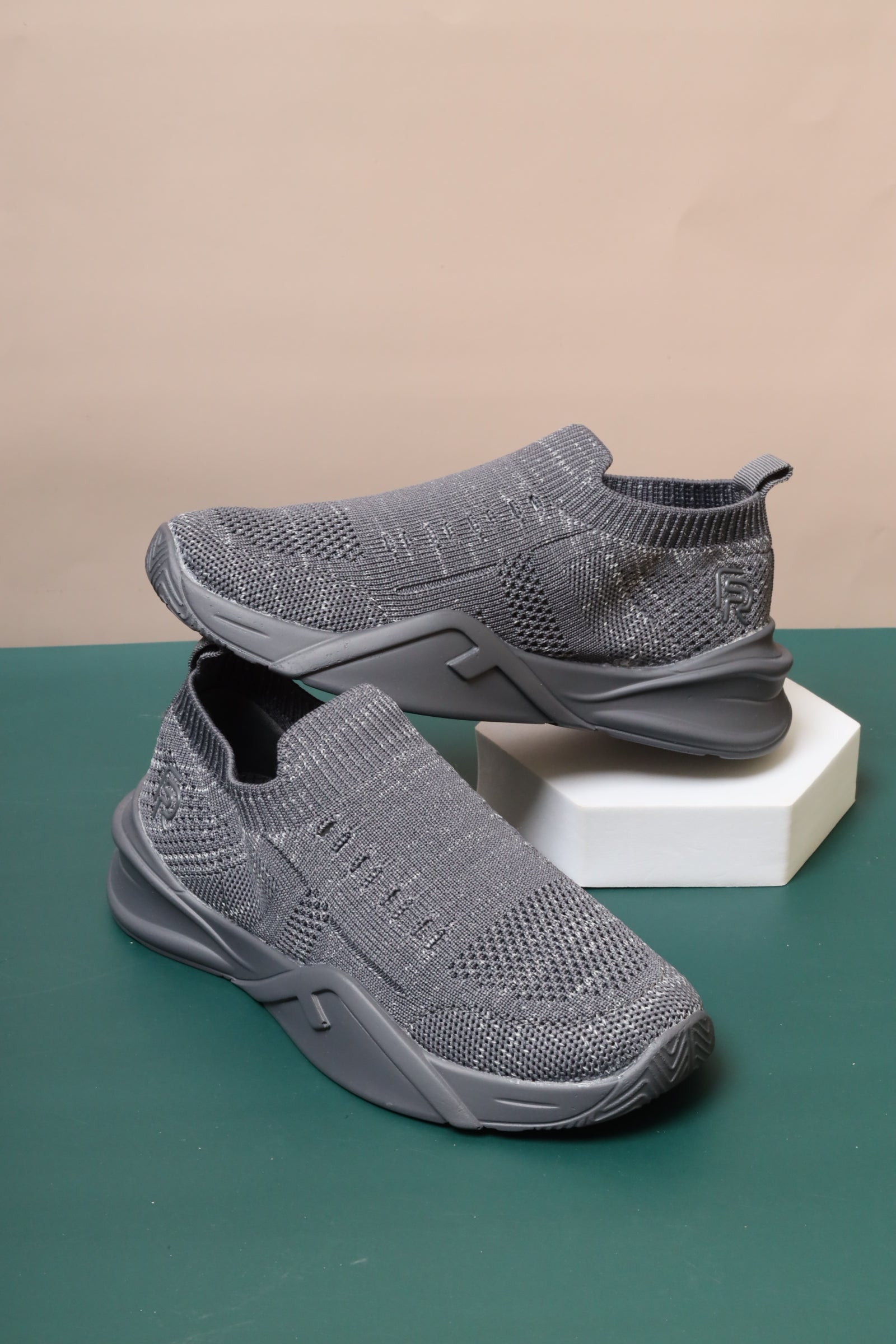 Children's sports shoes 76404