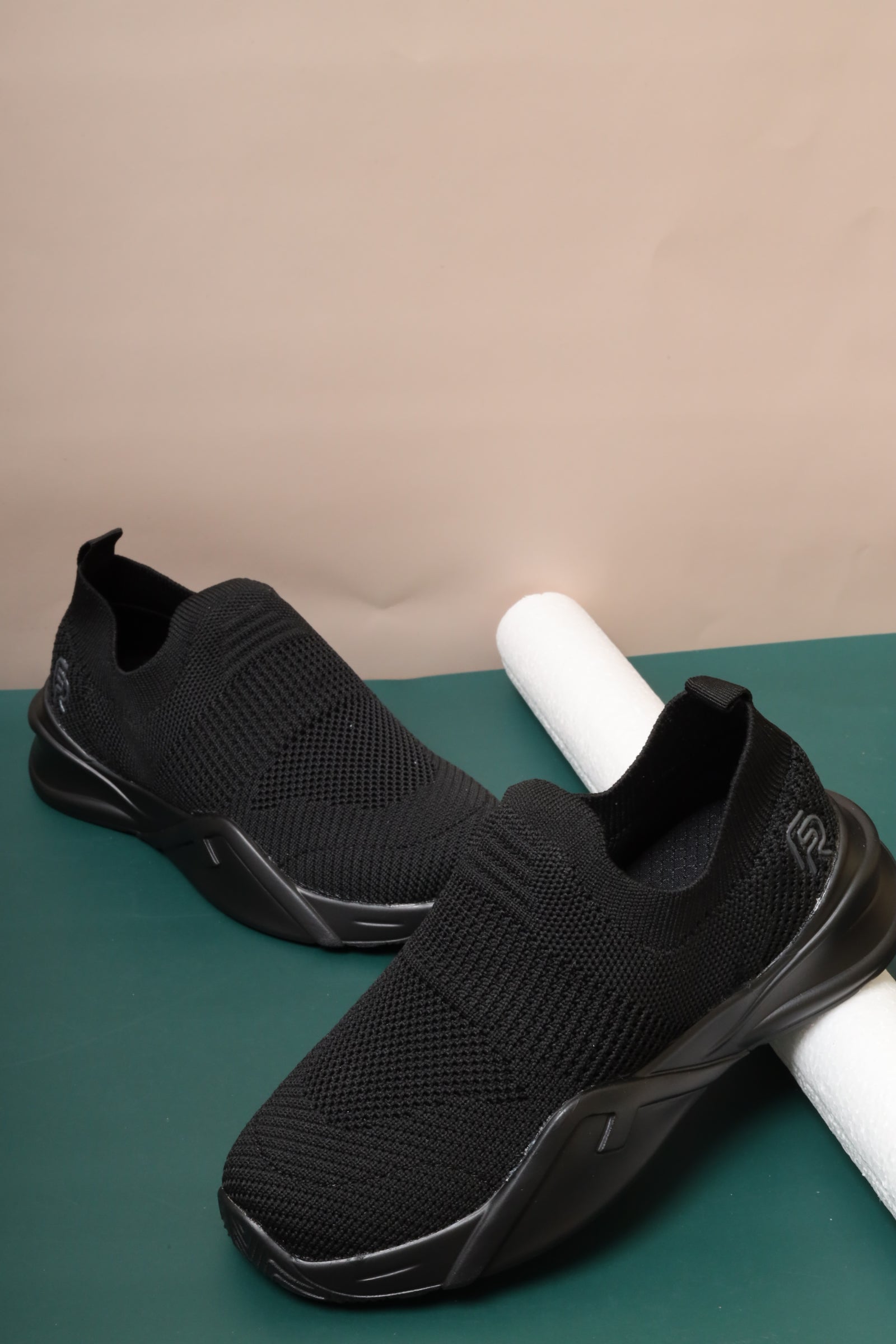 Children's sports shoes 76401