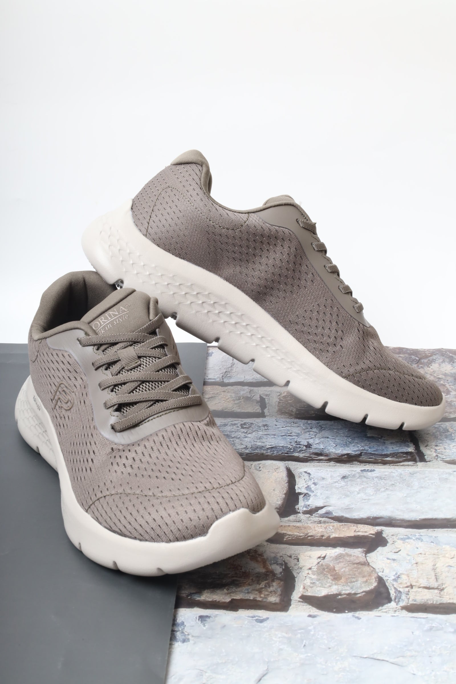 حذاء رياضي 81004