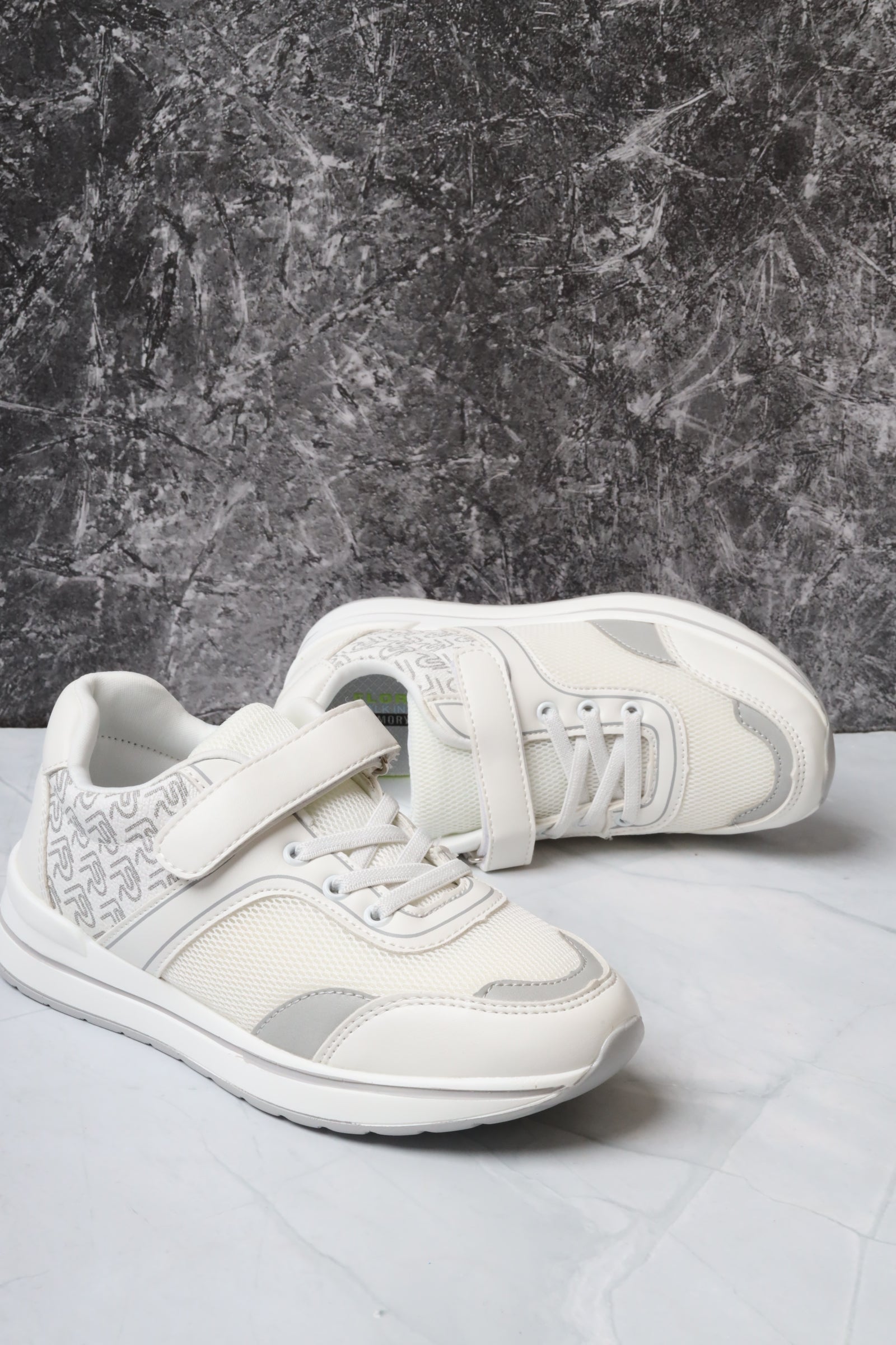 Children's sports shoes 27615