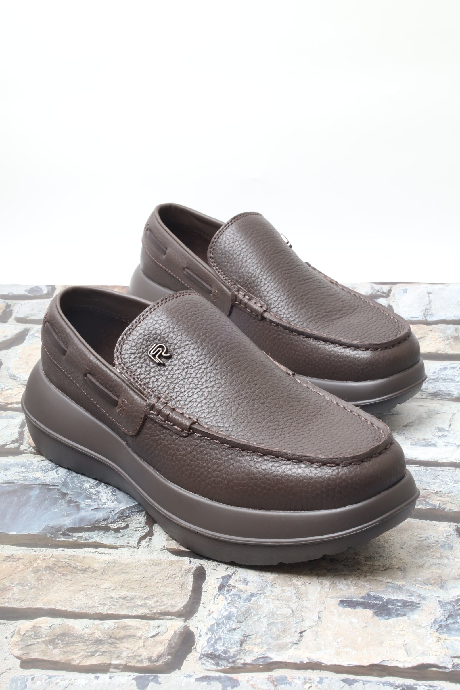 حذاء كاجول 19931