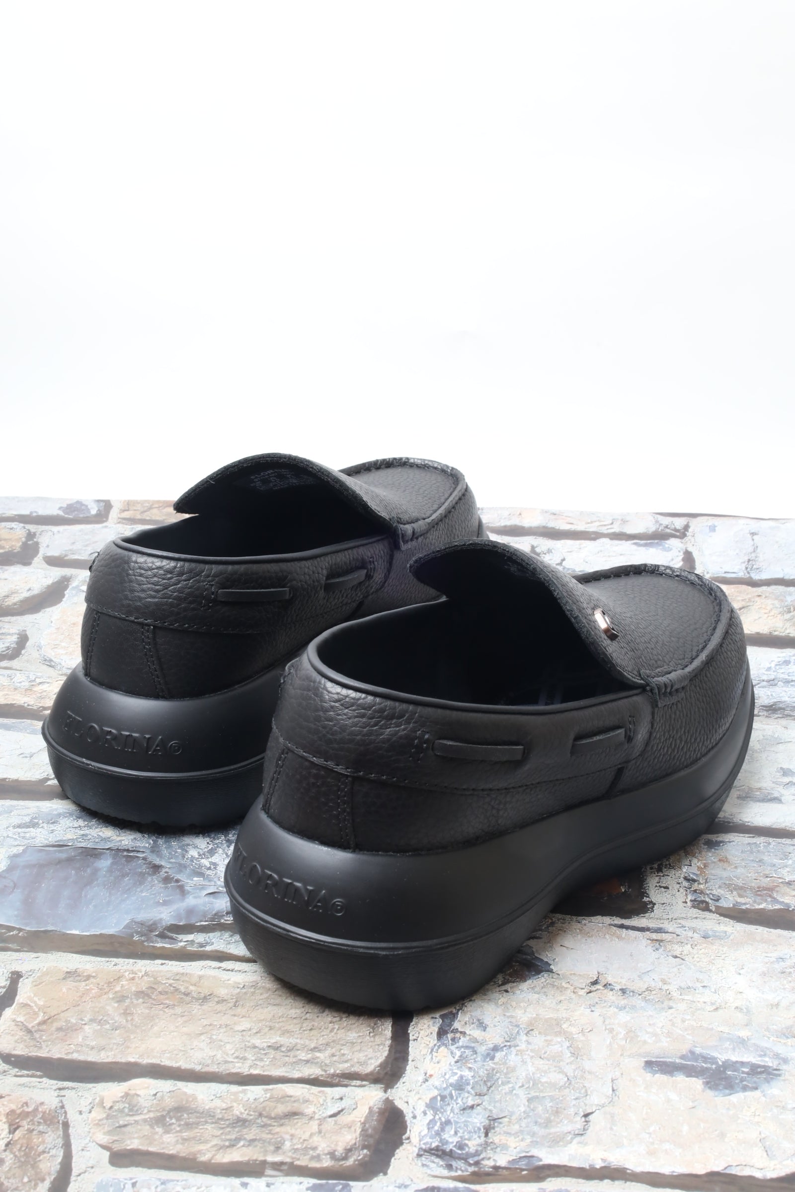 حذاء كاجول 19931