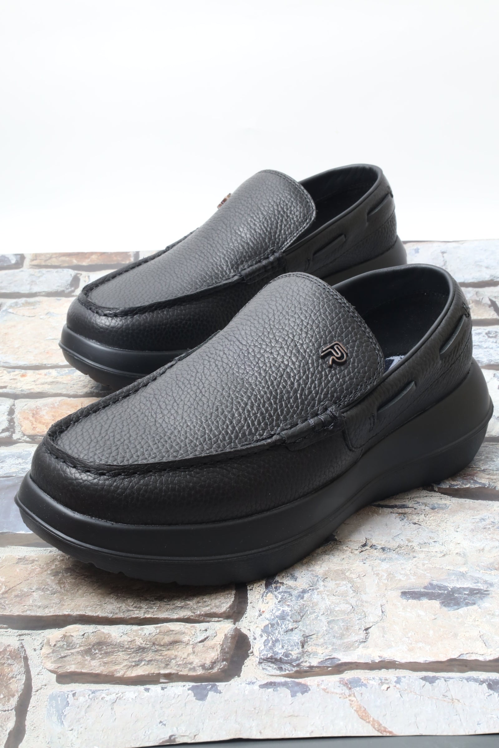 حذاء كاجول 19931