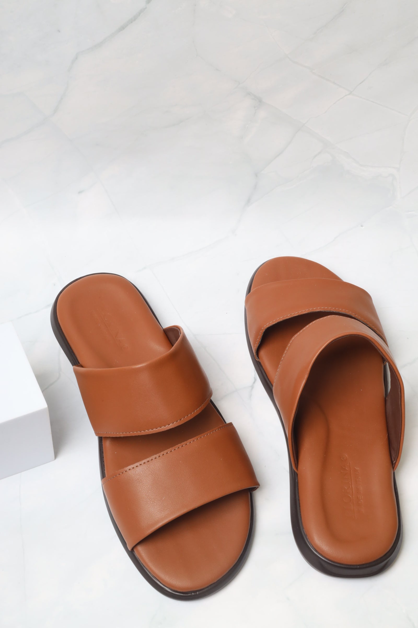 صندل ايطالي 1231052 - فلورينا