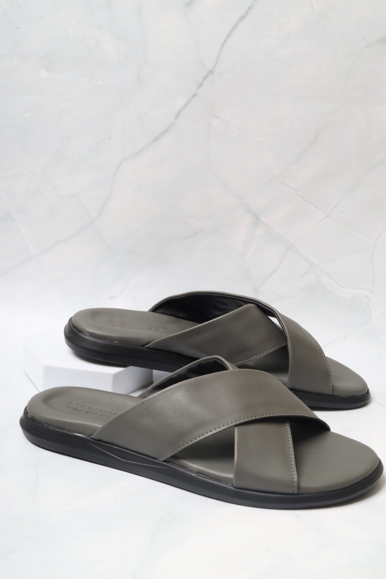 صندل ايطالي 1231054 - فلورينا