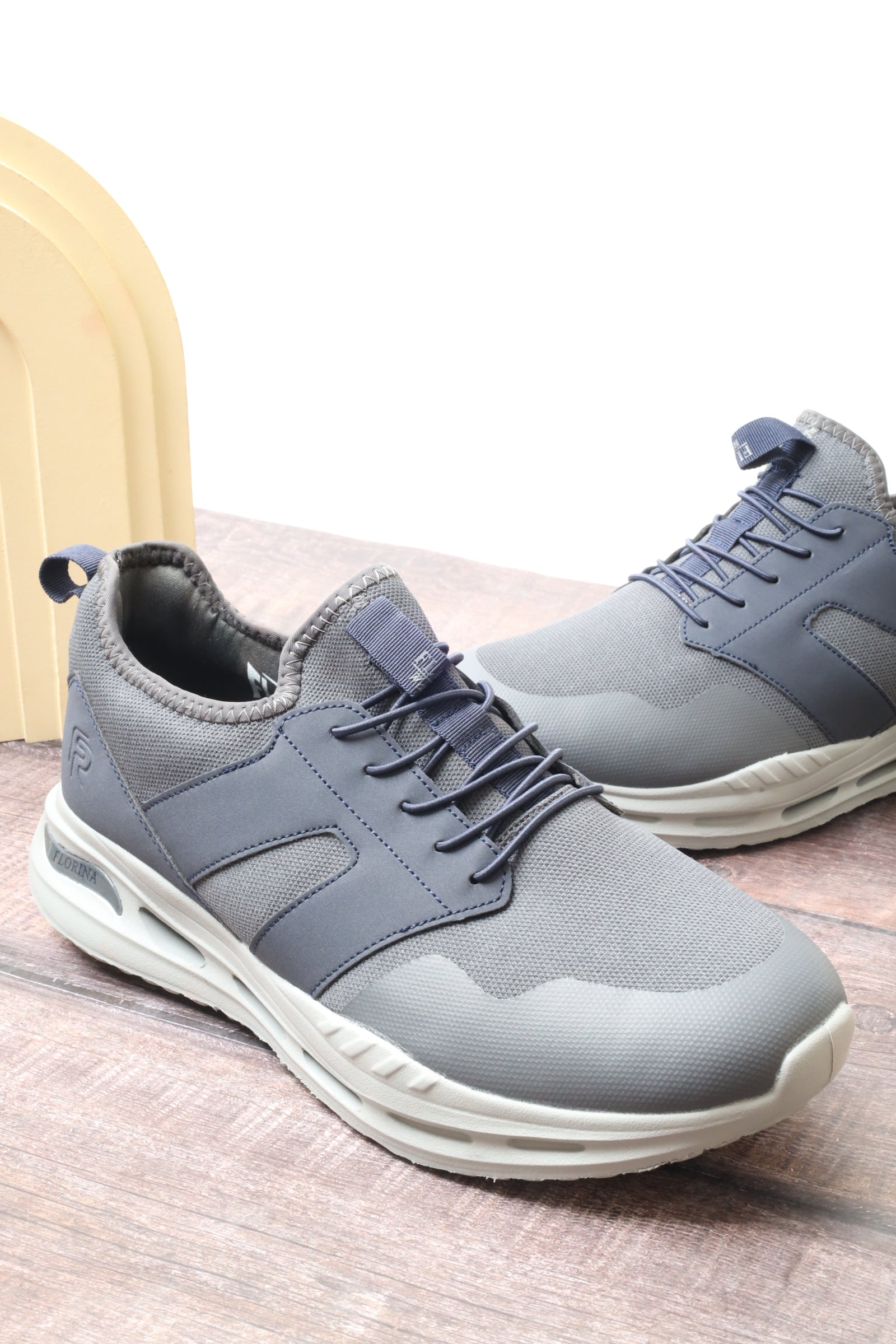 Sports shoes 158560