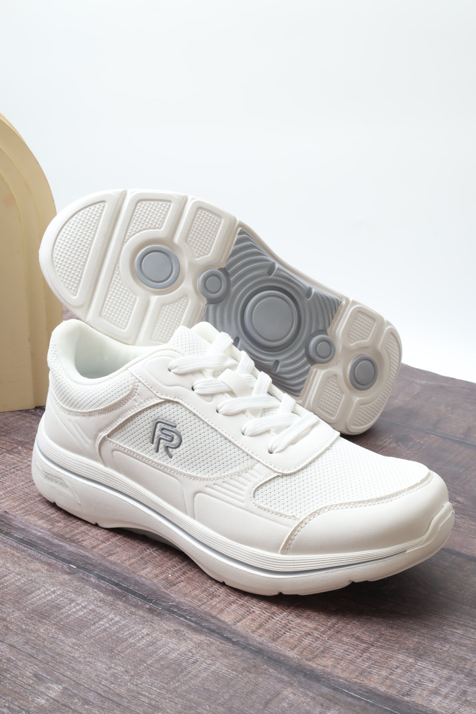 حذاء رياضي 158623