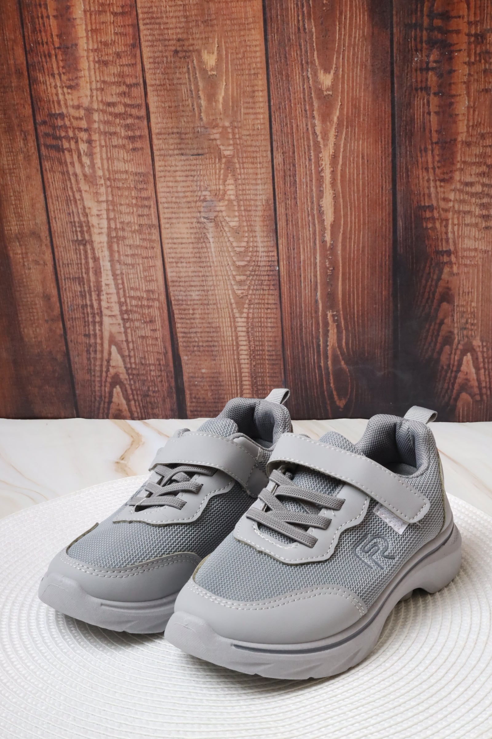 Children's sports shoes 12127 