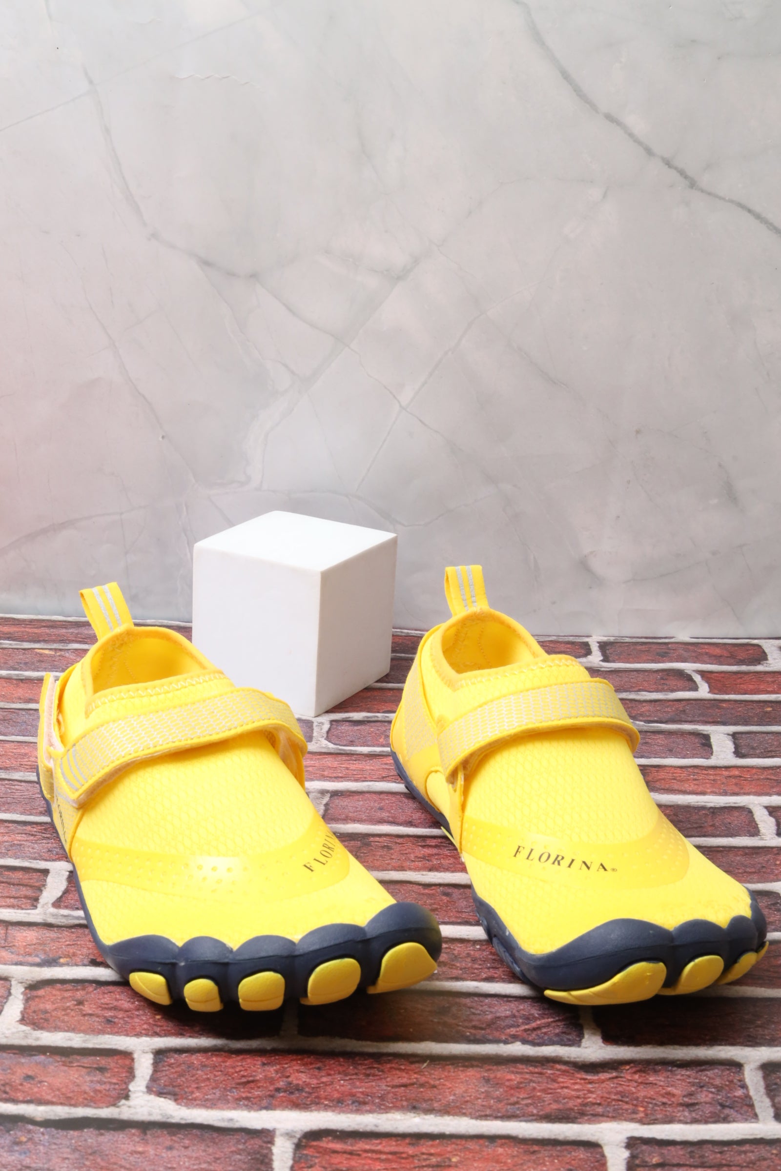 حذاء رياضي 65535