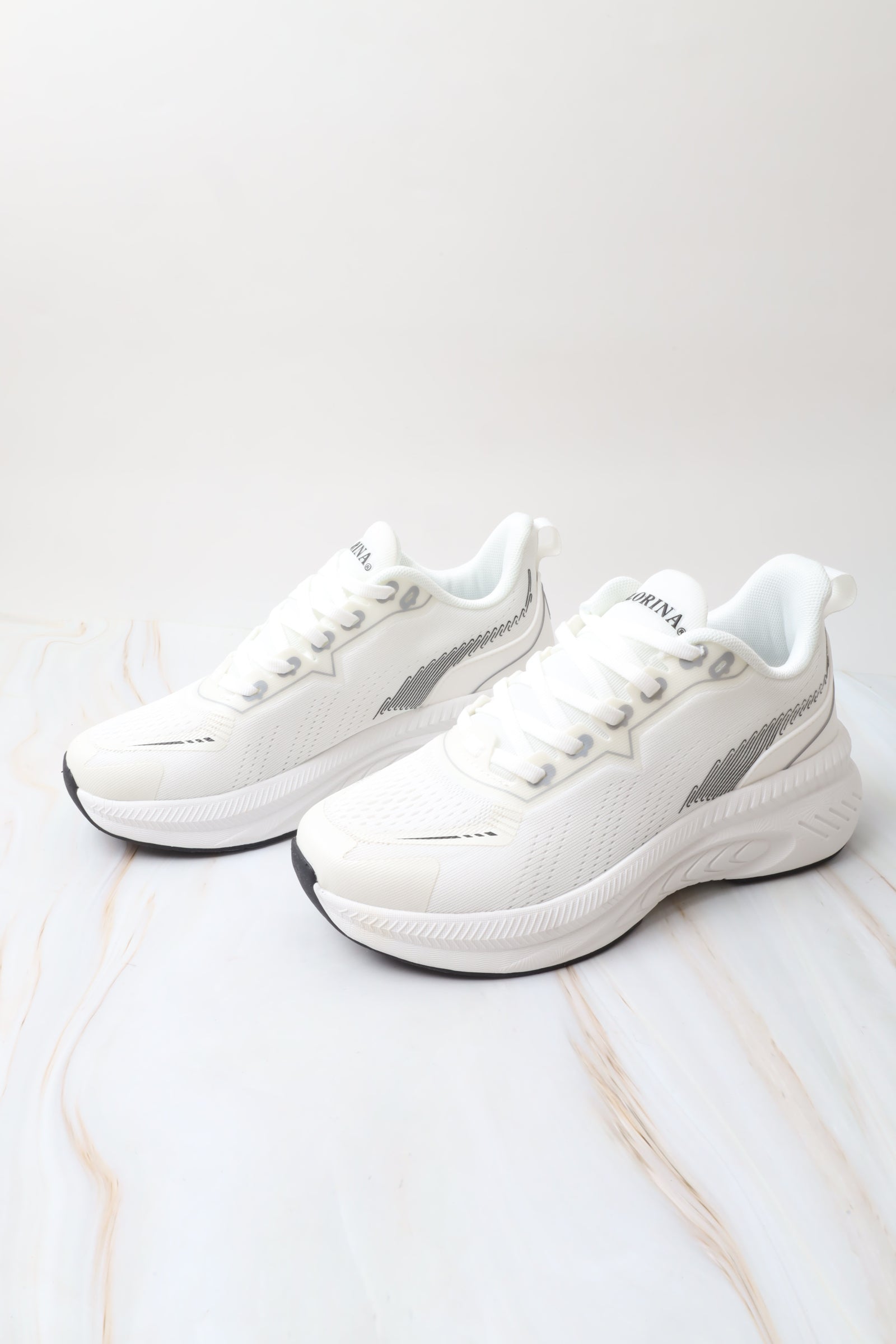 Women's athletic shoes 76609