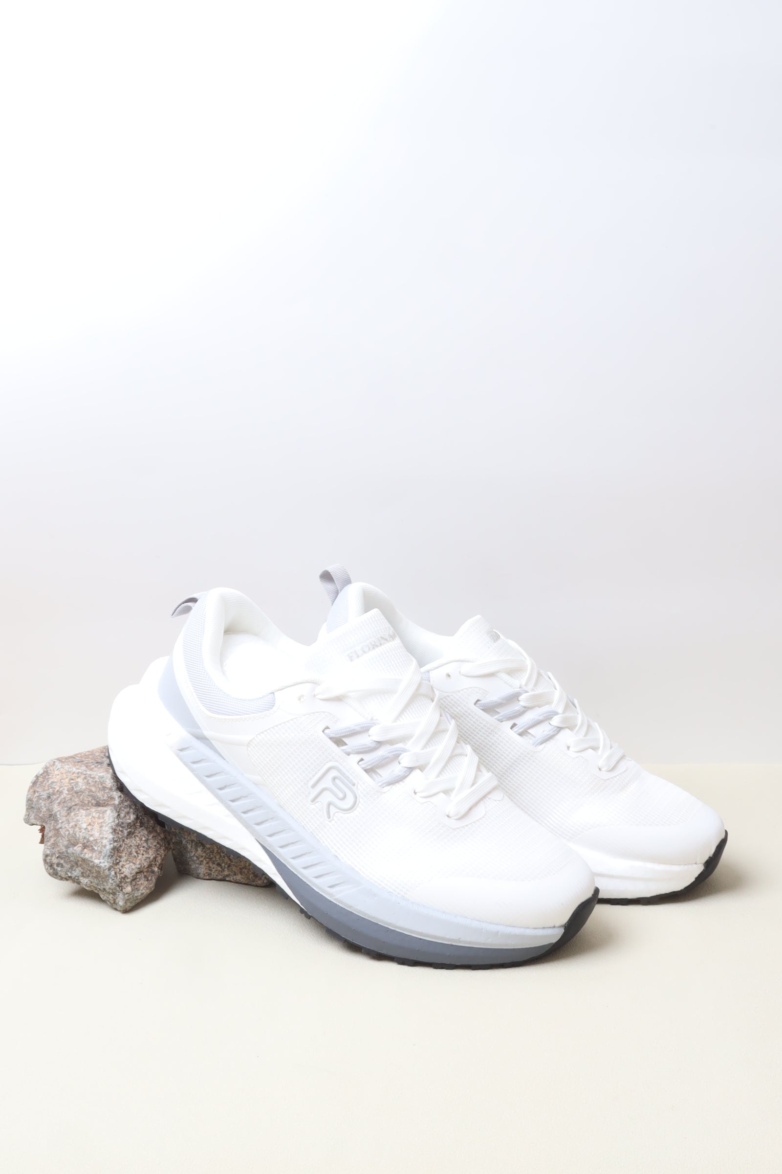 حذاء رياضي 158616