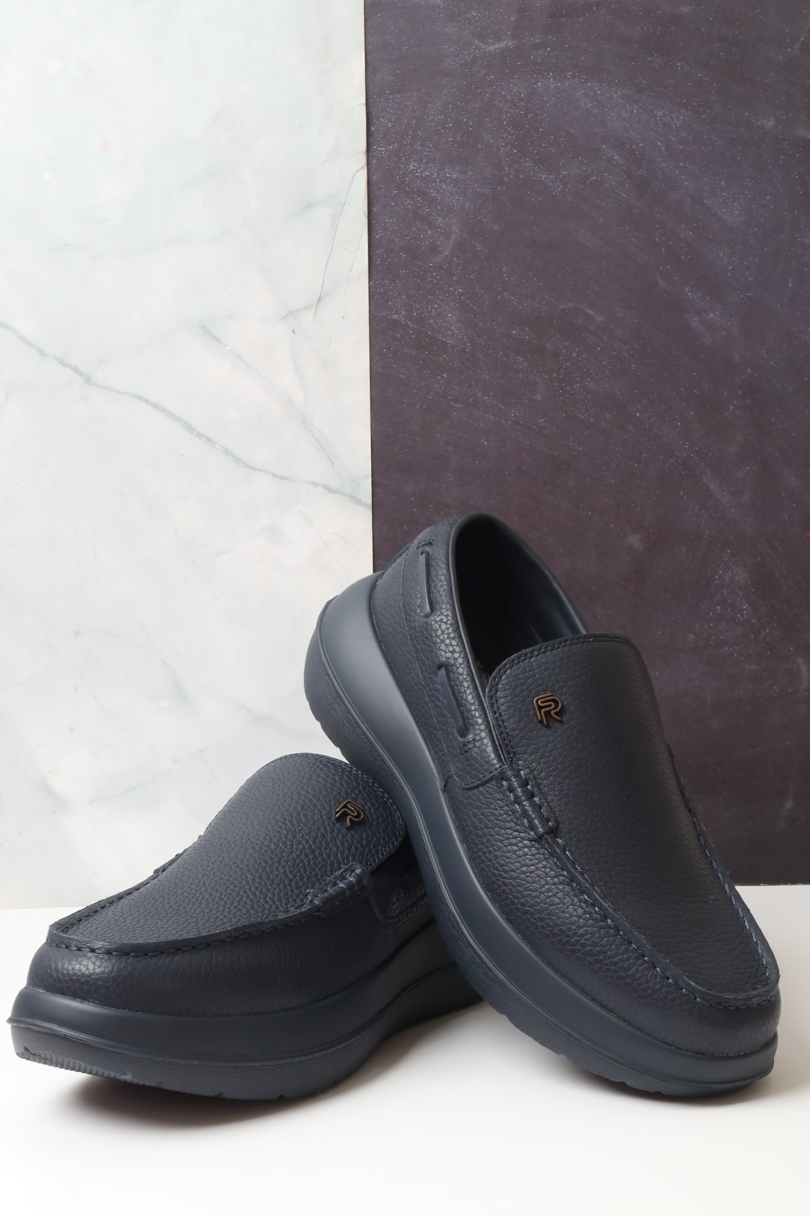 حذاء كاجول 19931