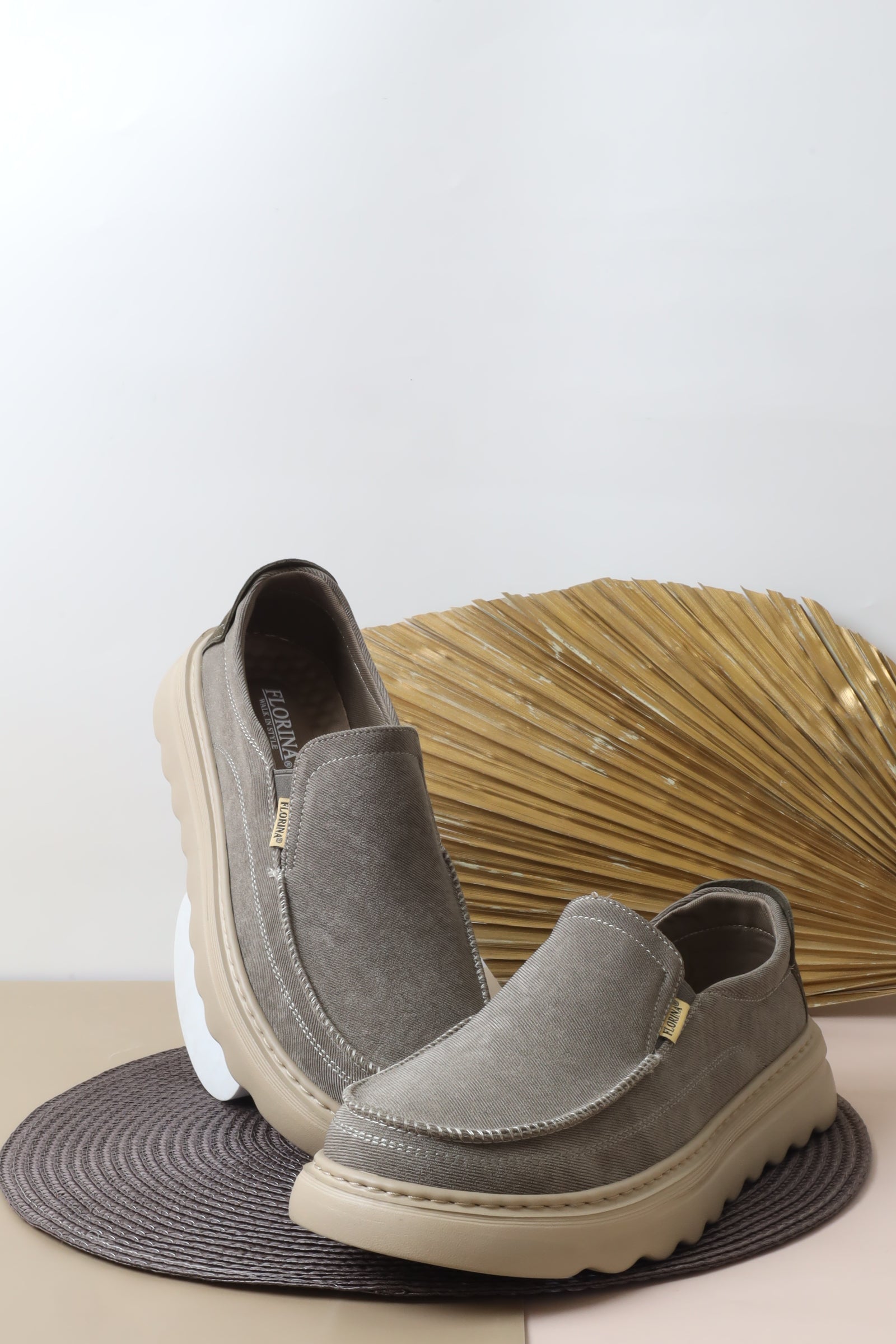 حذاء كاجول 89504