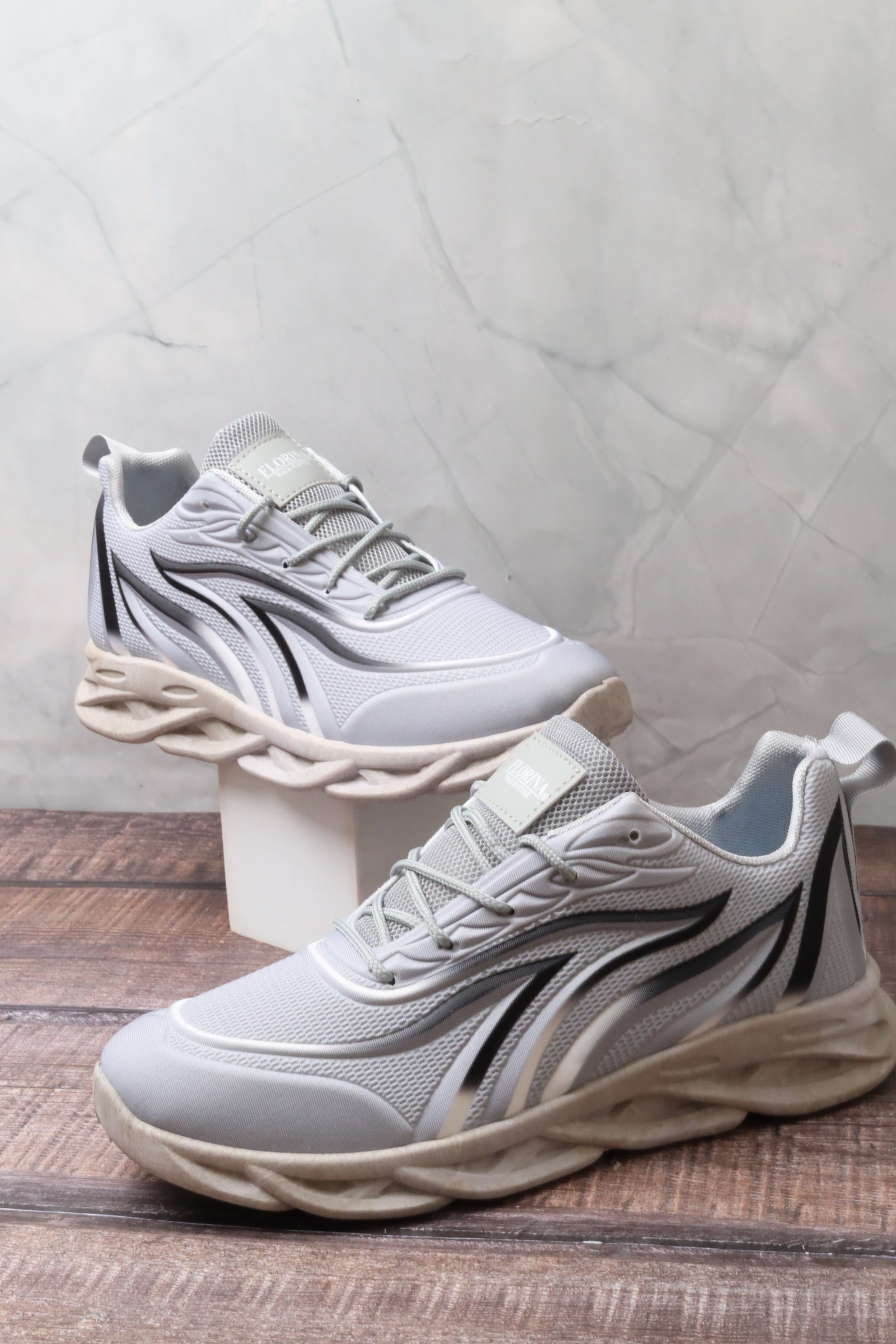 حذاء رياضي 23479