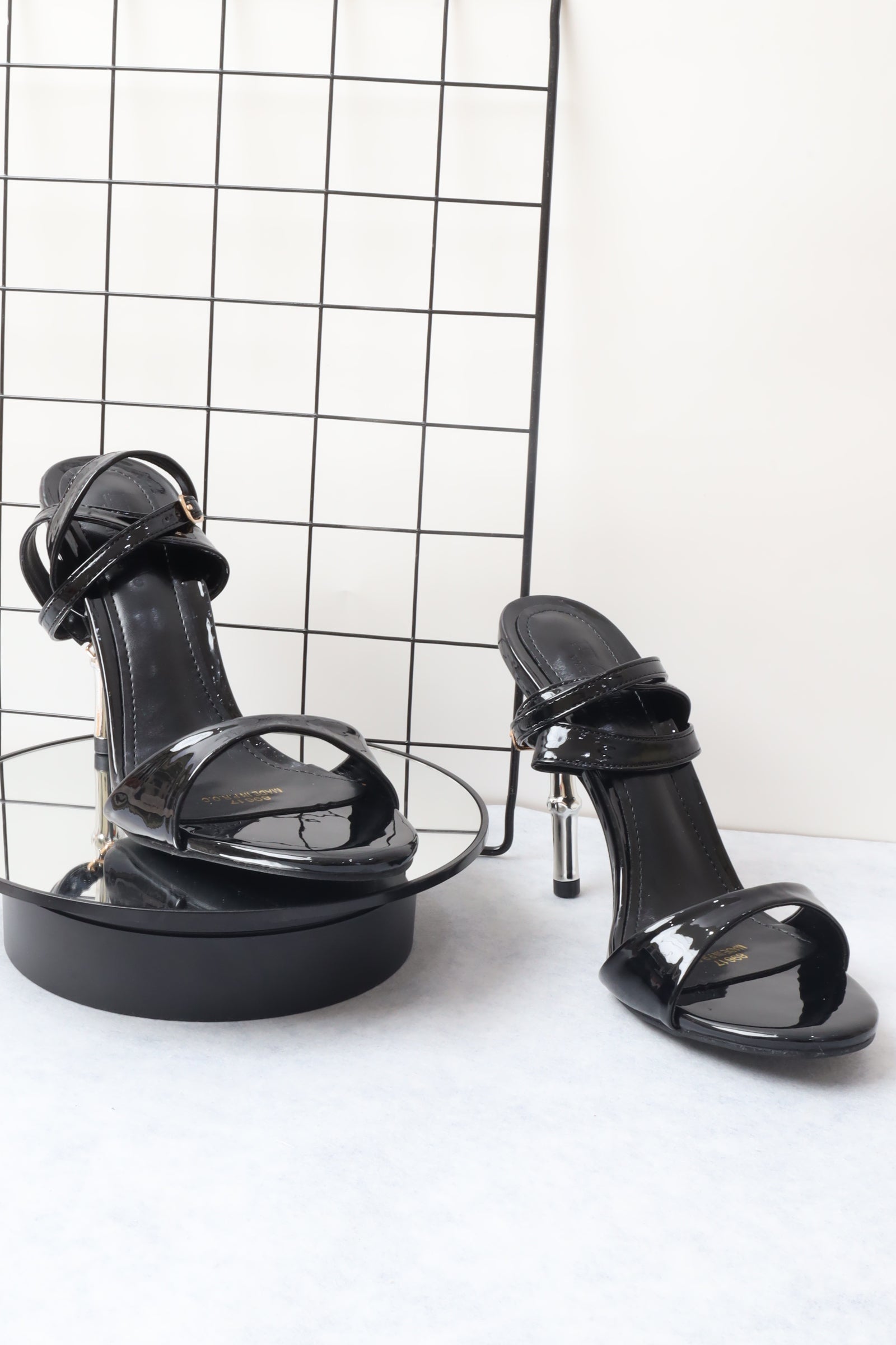 صندل نسائي بكعب عالي 89617