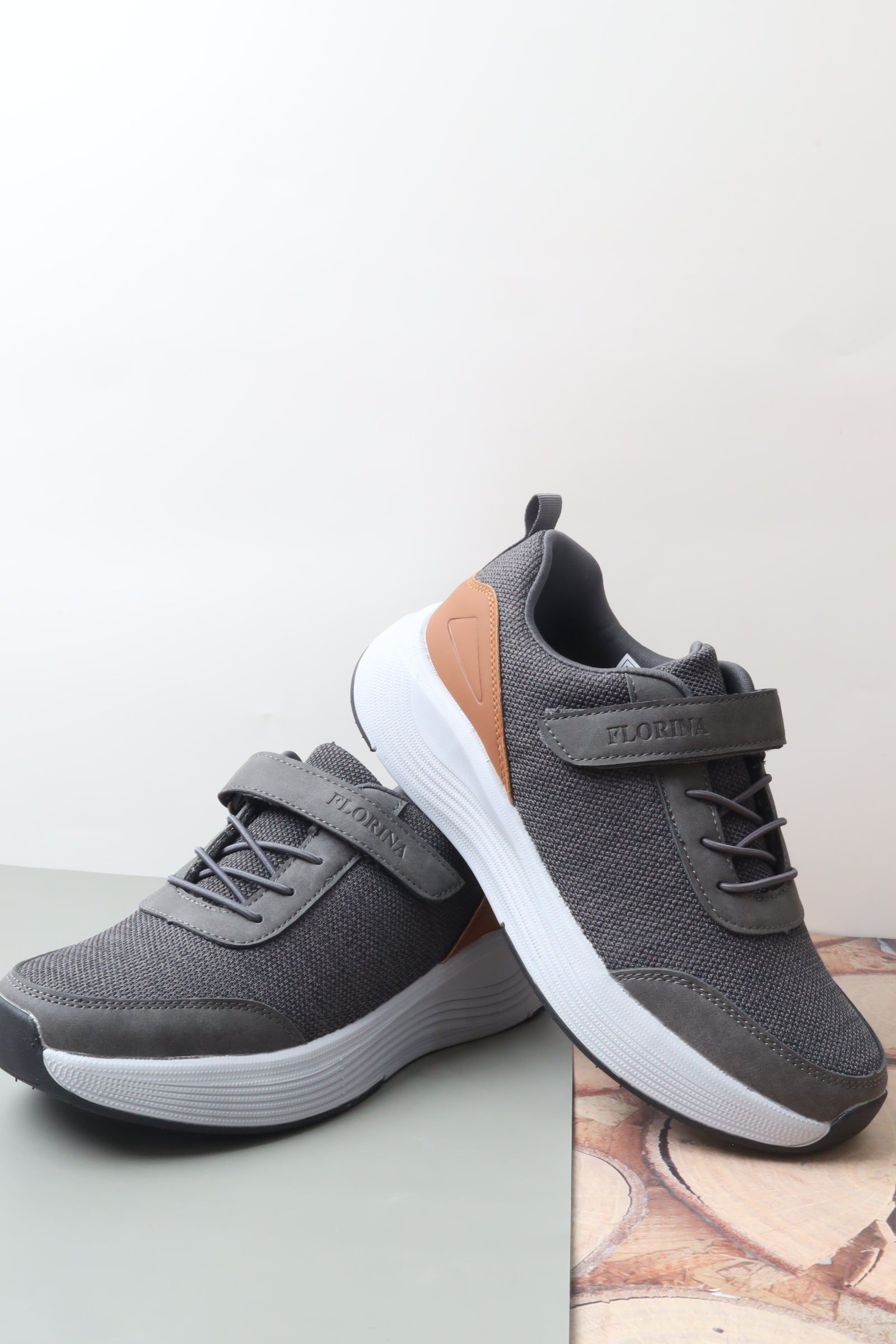 حذاء ولادي رياضي 38015