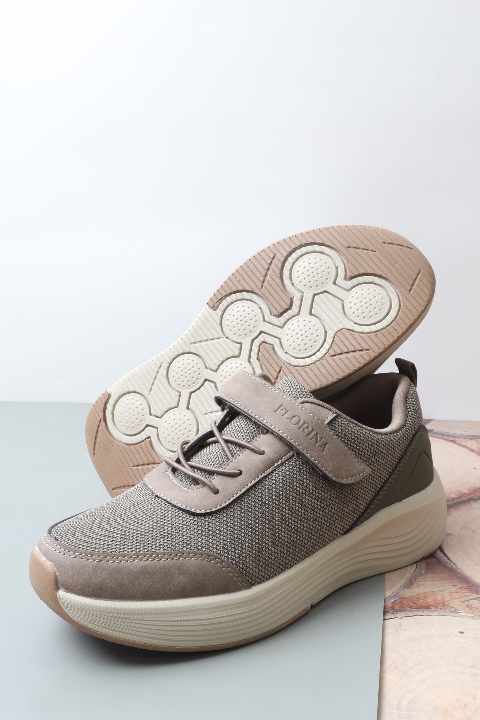 حذاء ولادي رياضي 38015