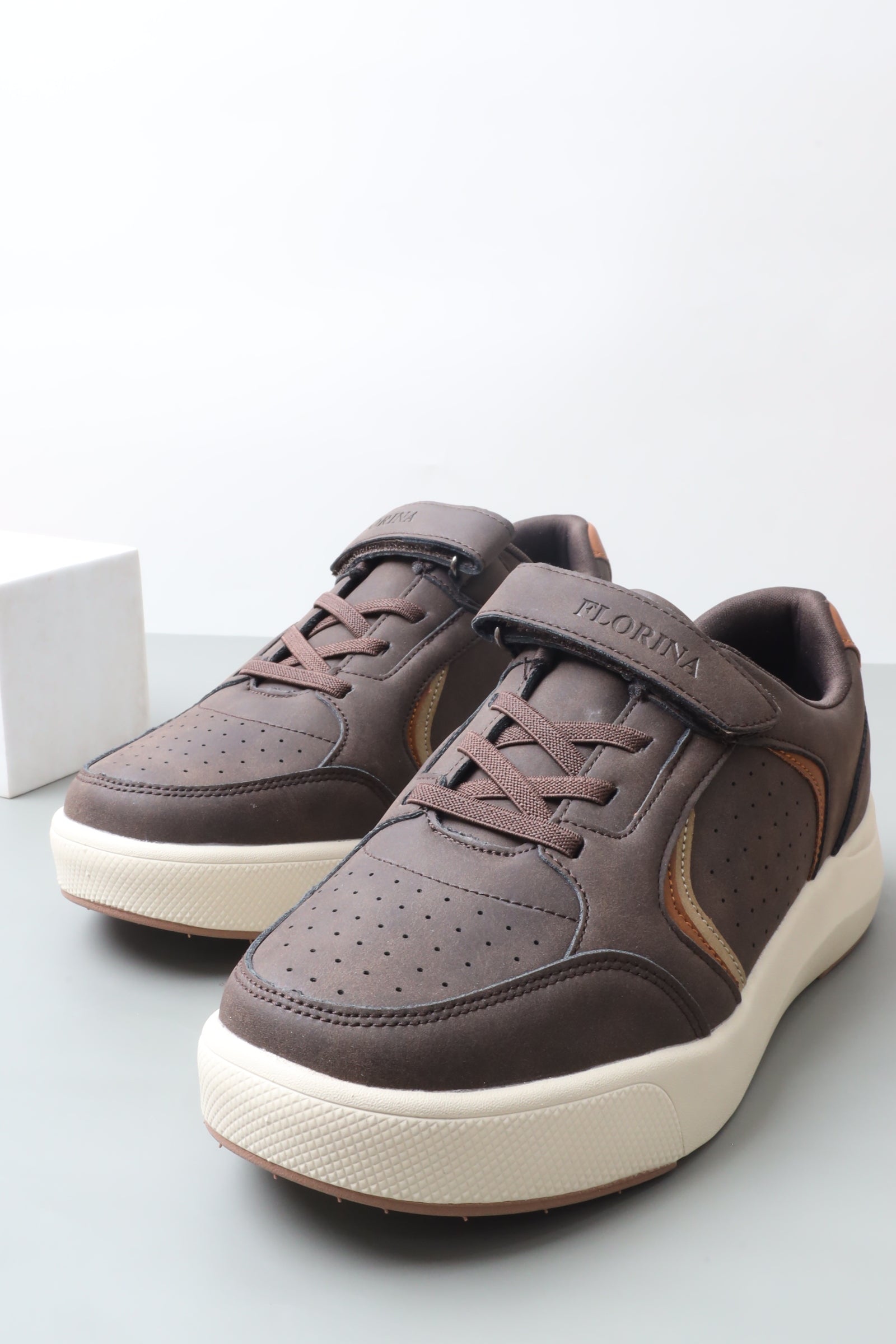 حذاء ولادي رياضي 38017