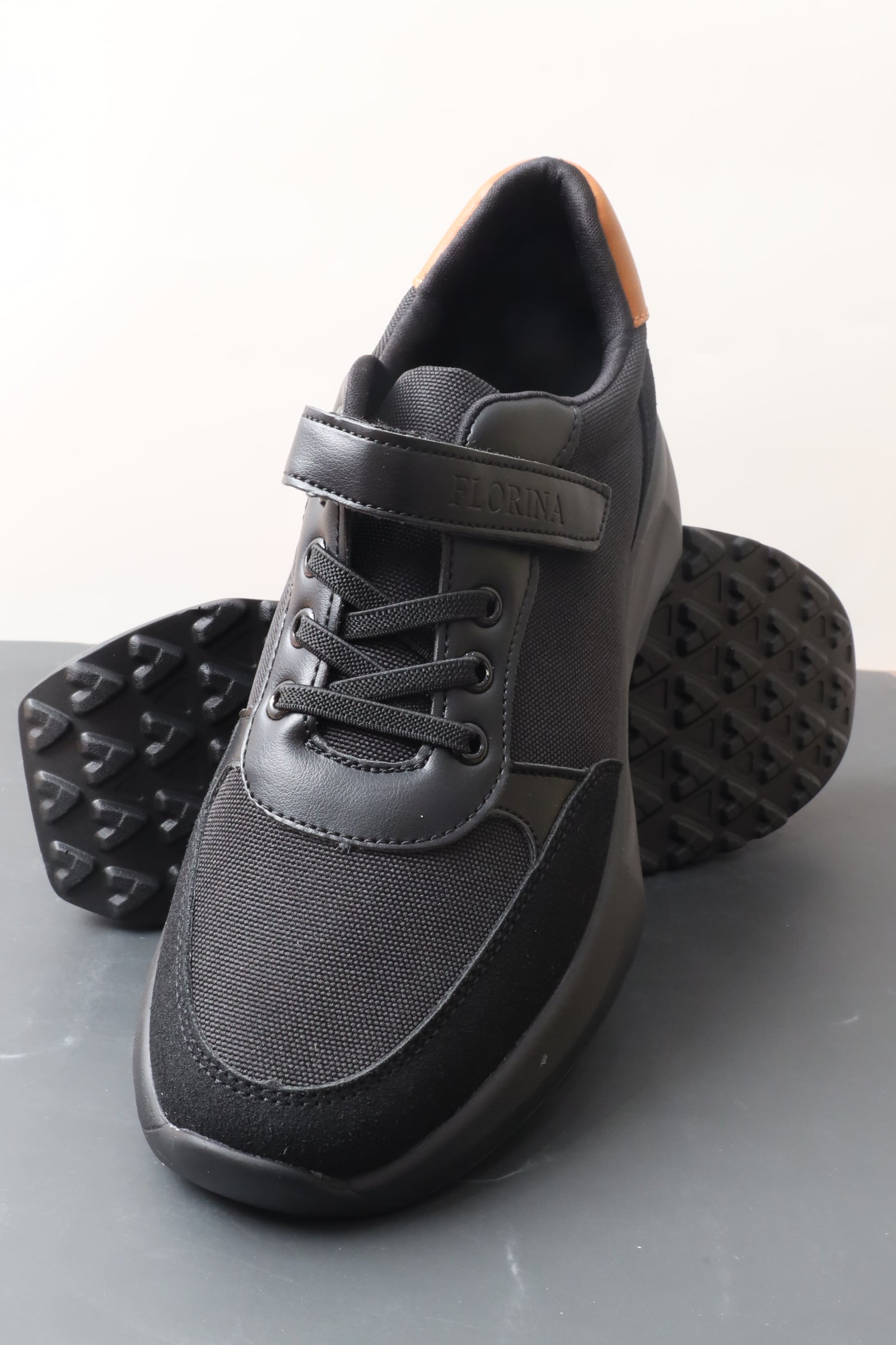 Boys' Athletic Shoes 38016