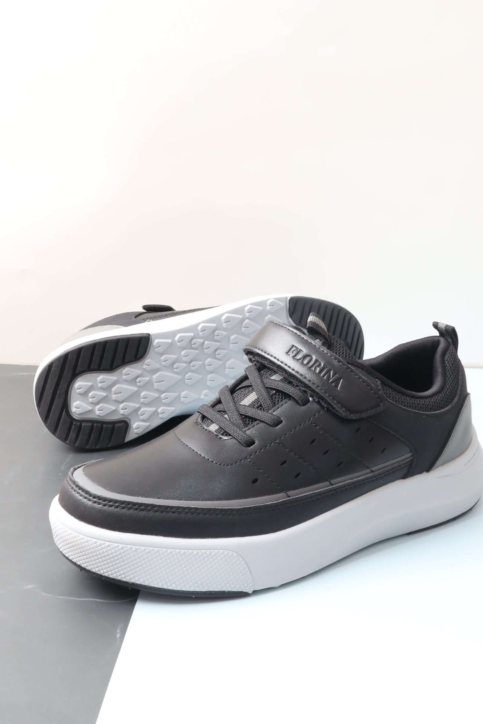 حذاء ولادي رياضي 38020