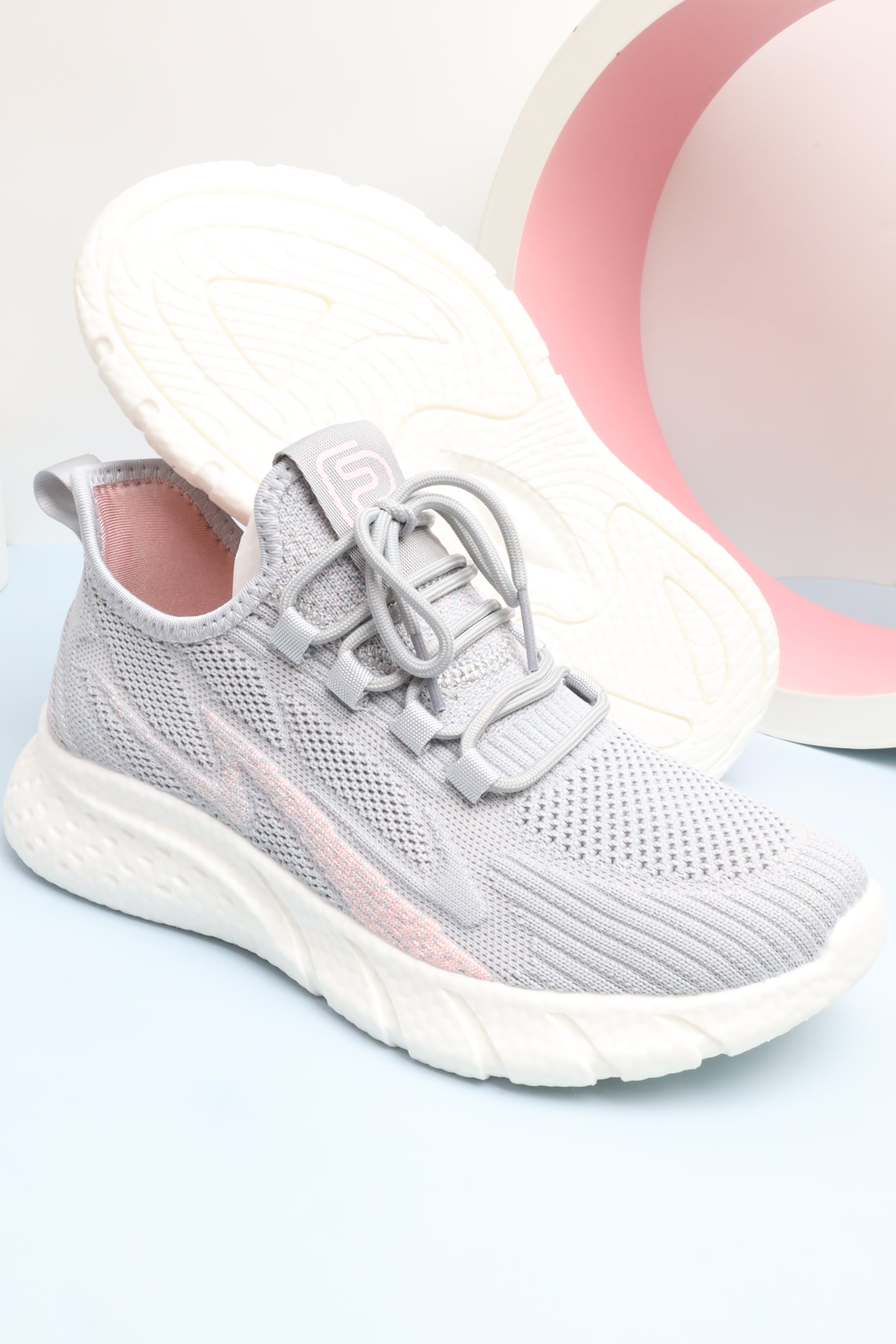 حذاء نسائي رياضي 126510