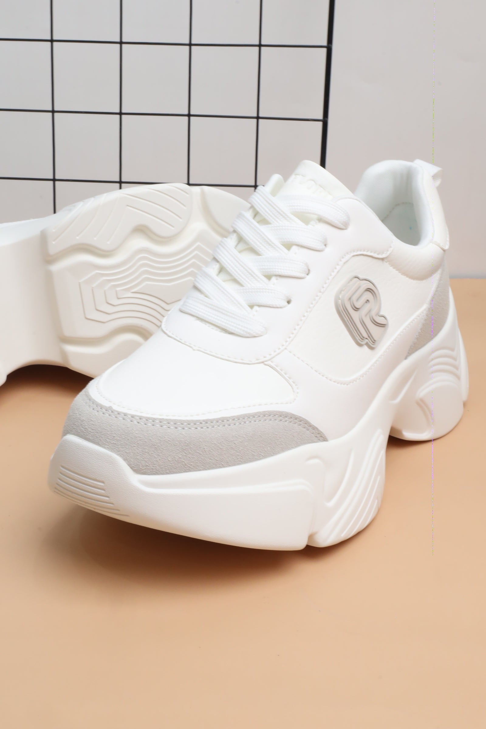 حذاء نسائي رياضي 126502