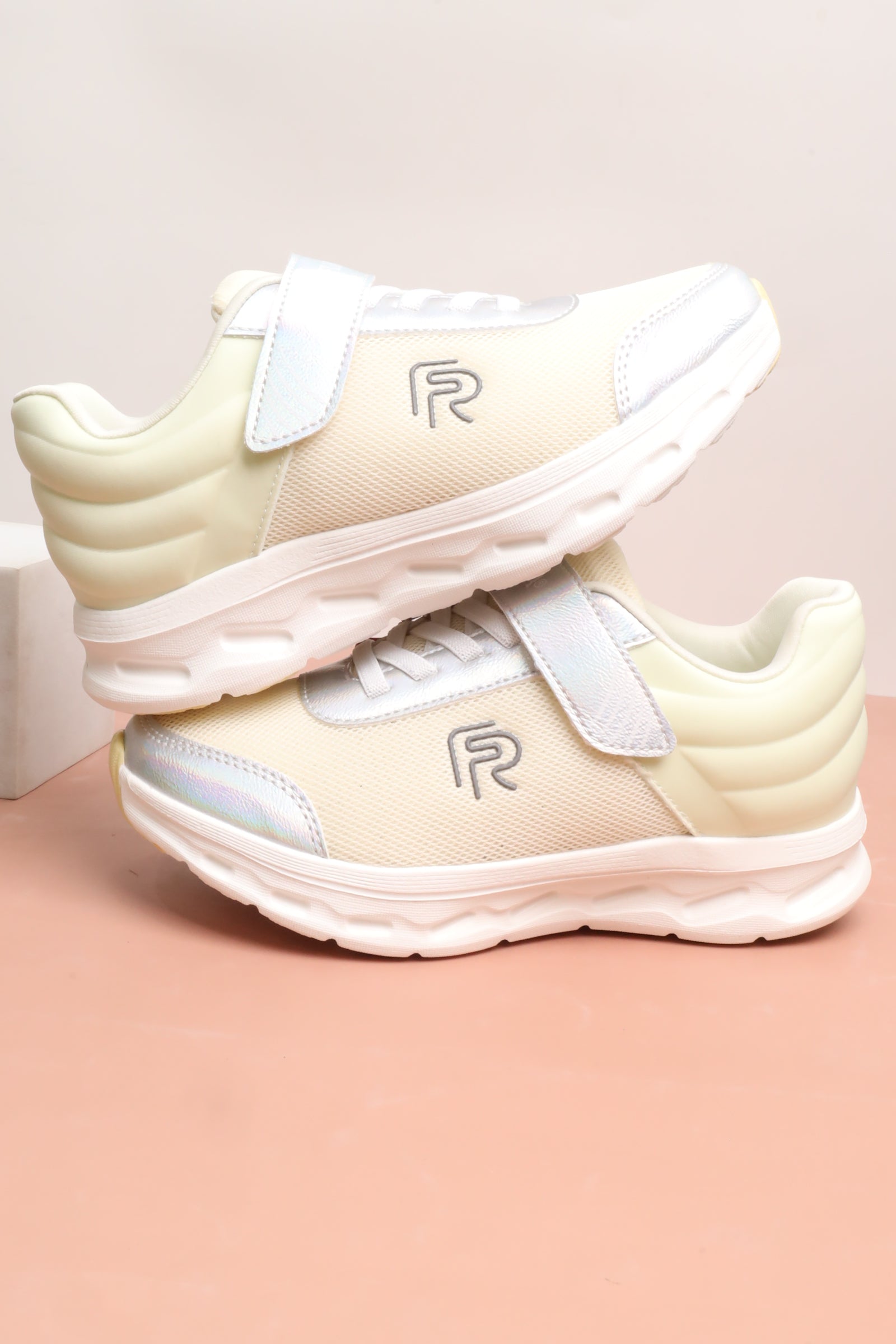 حذاء أطفالي رياضي 38101