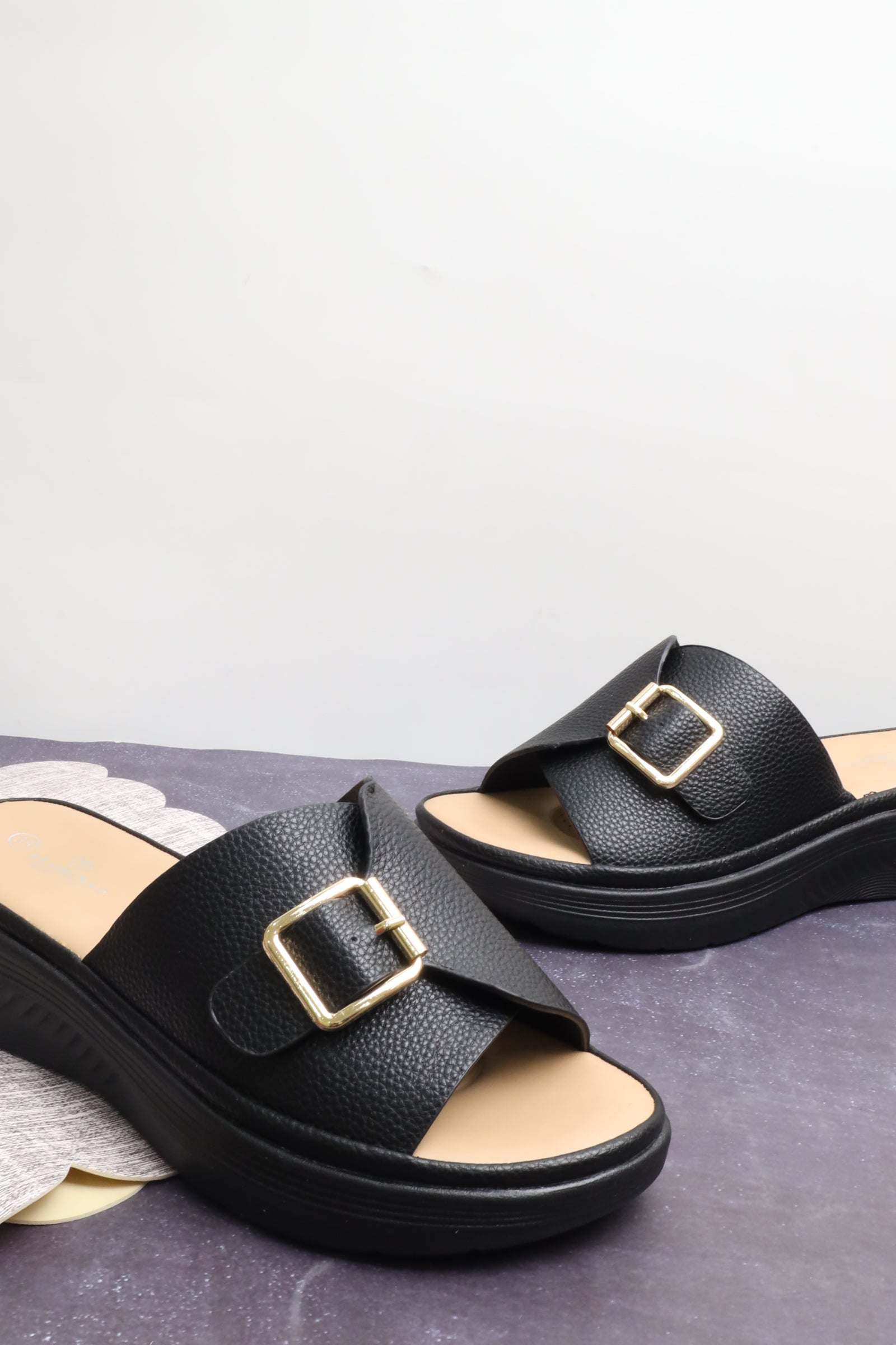 صندل نسائي 26003