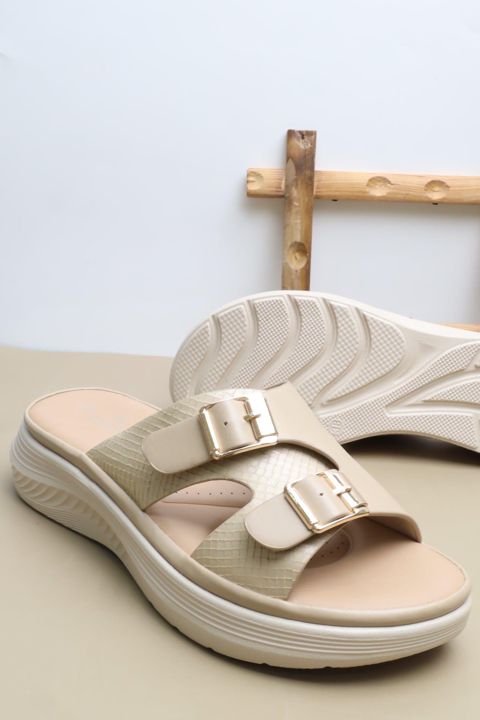 صندل نسائي 26008