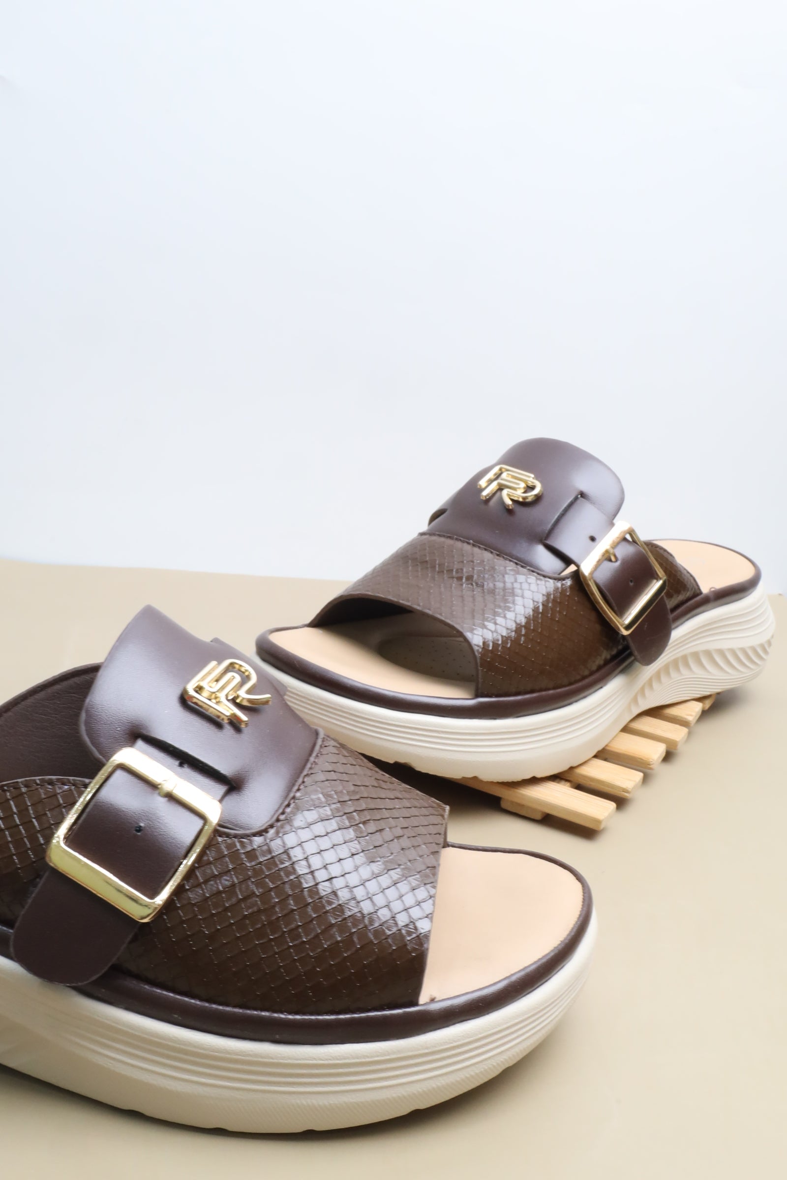 صندل نسائي 26007