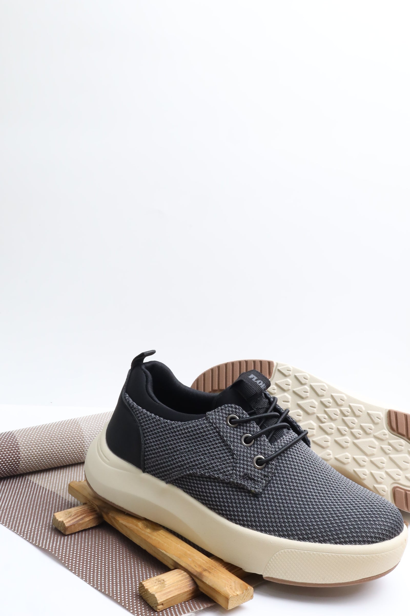 حذاء أطفالي 38117