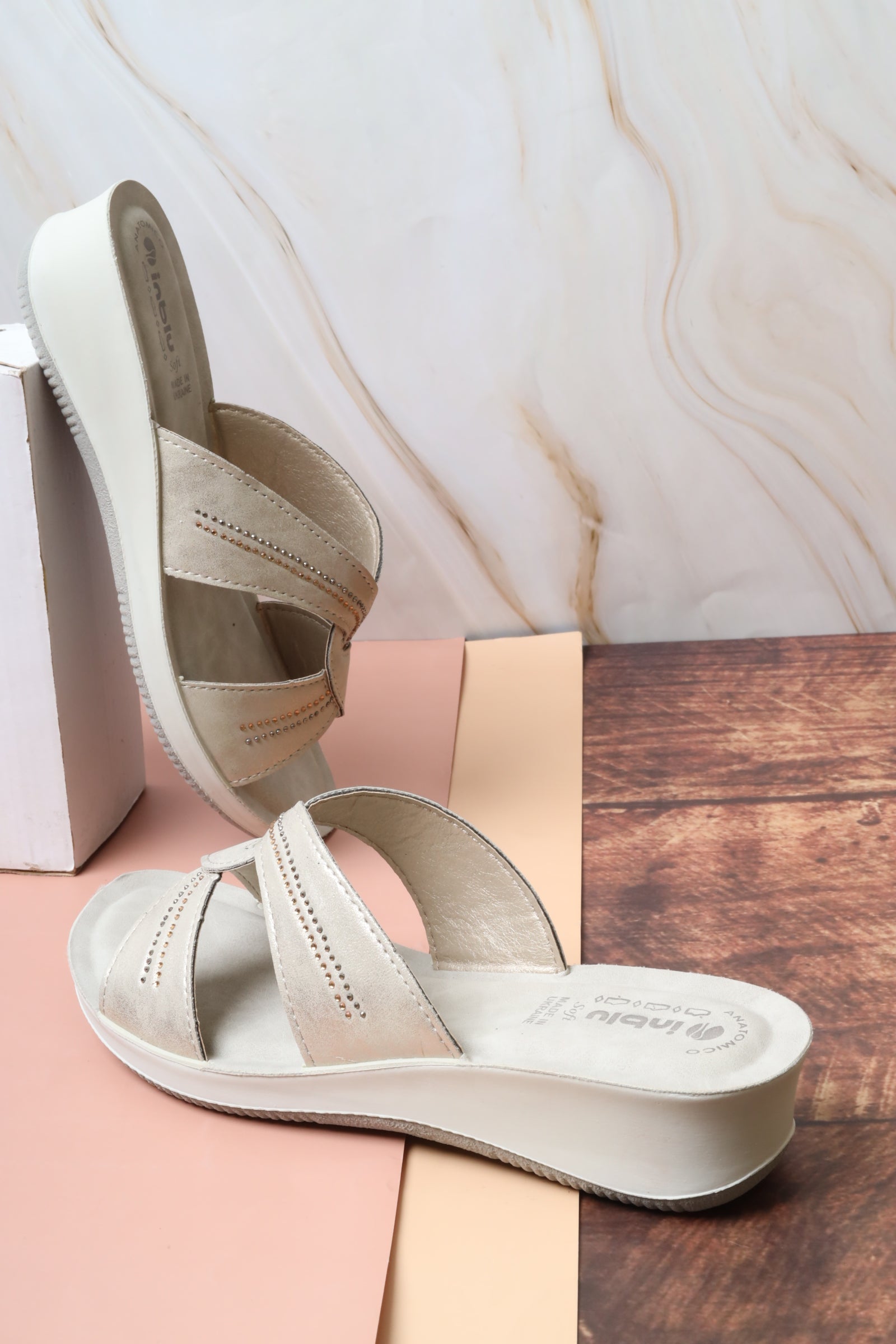 Set00C1x Women's Sandal