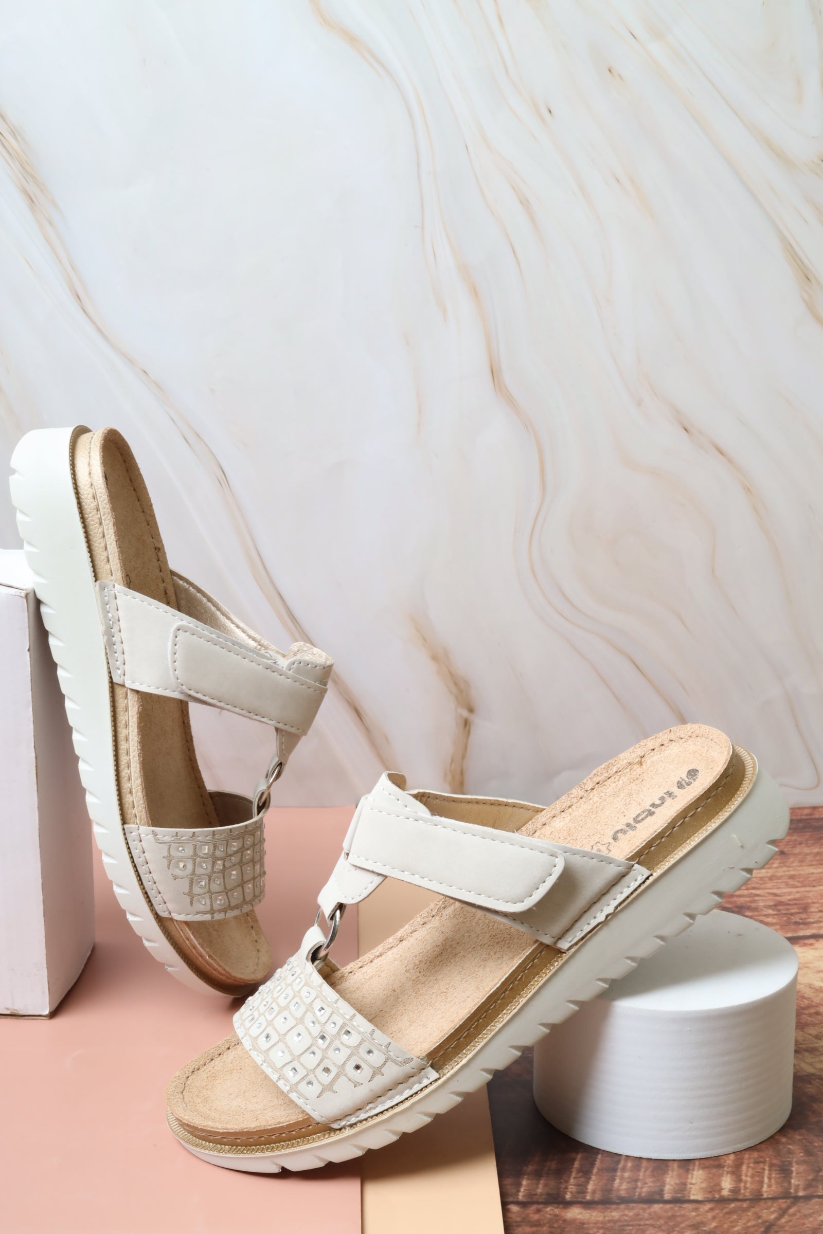 Cnt00E1x Women's Sandal