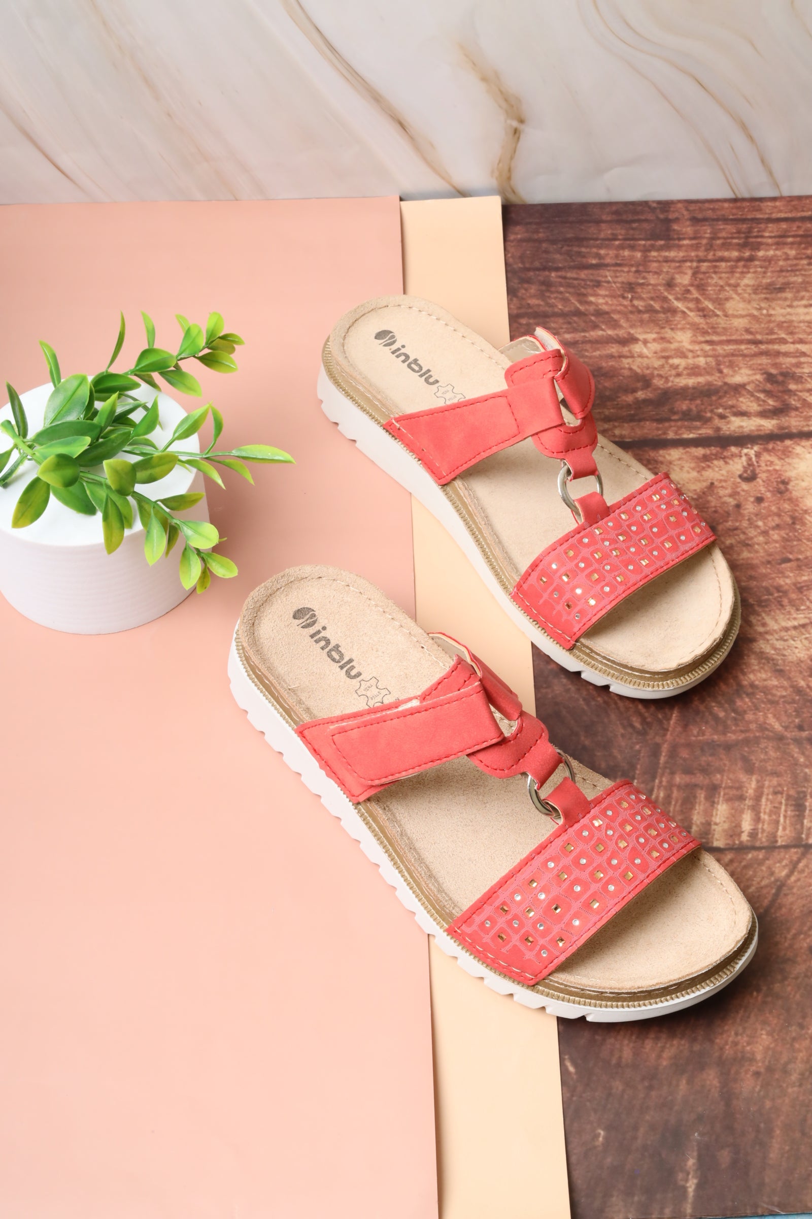 Cnt00E1x Women's Sandal