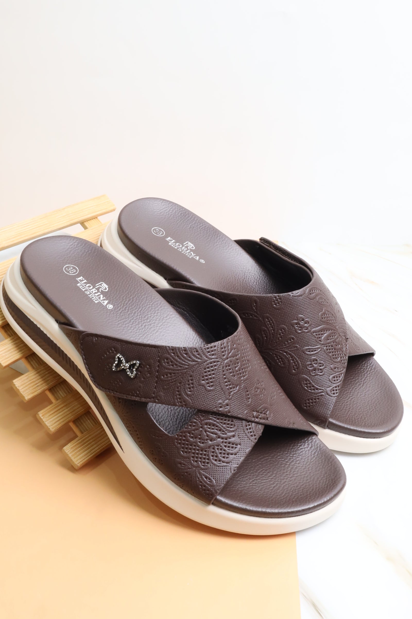 صندل نسائي 26005