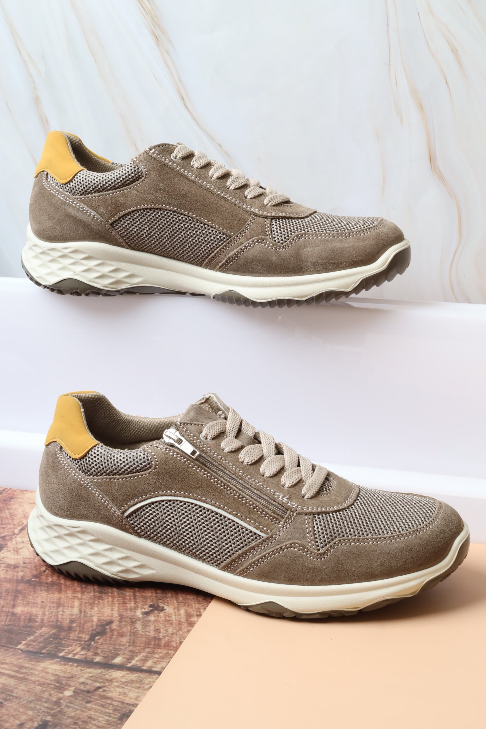 حذاء رياضي 74105