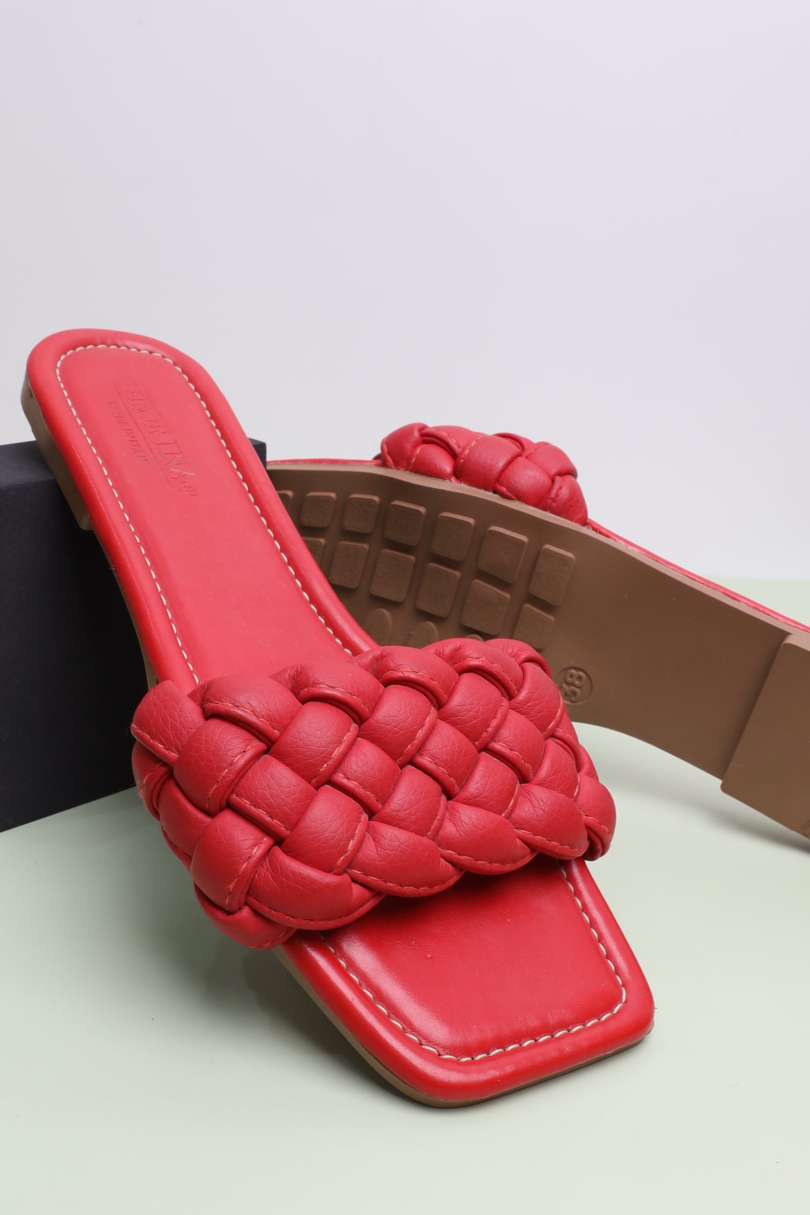 صندل نسائي 156