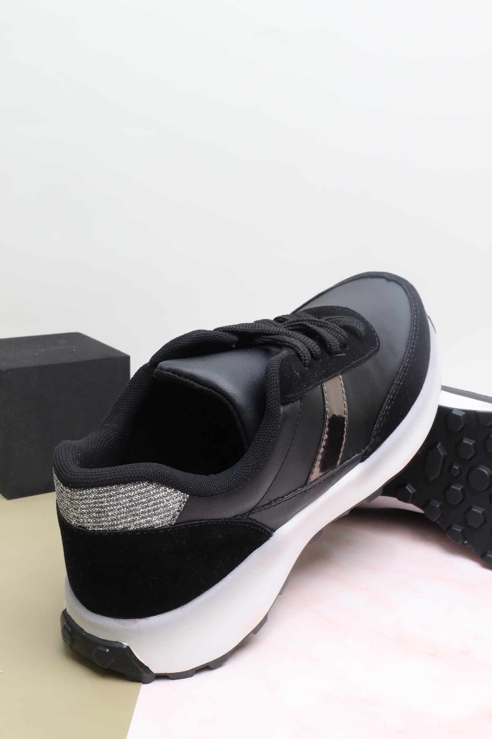 حذاء نسائي رياضي 77003