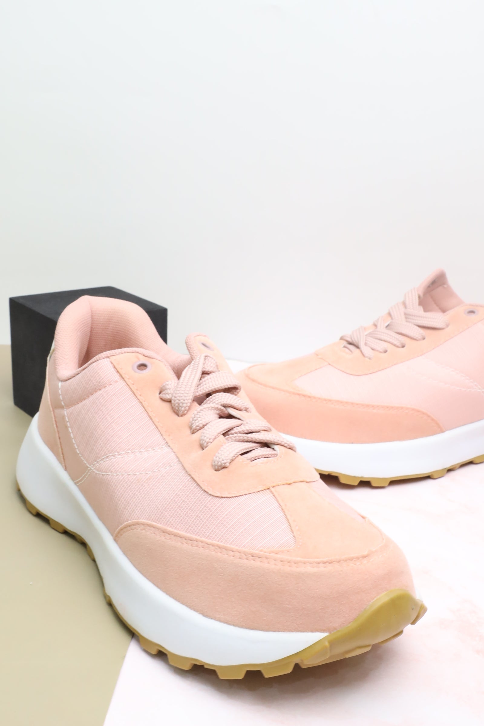 حذاء نسائي رياضي 77001