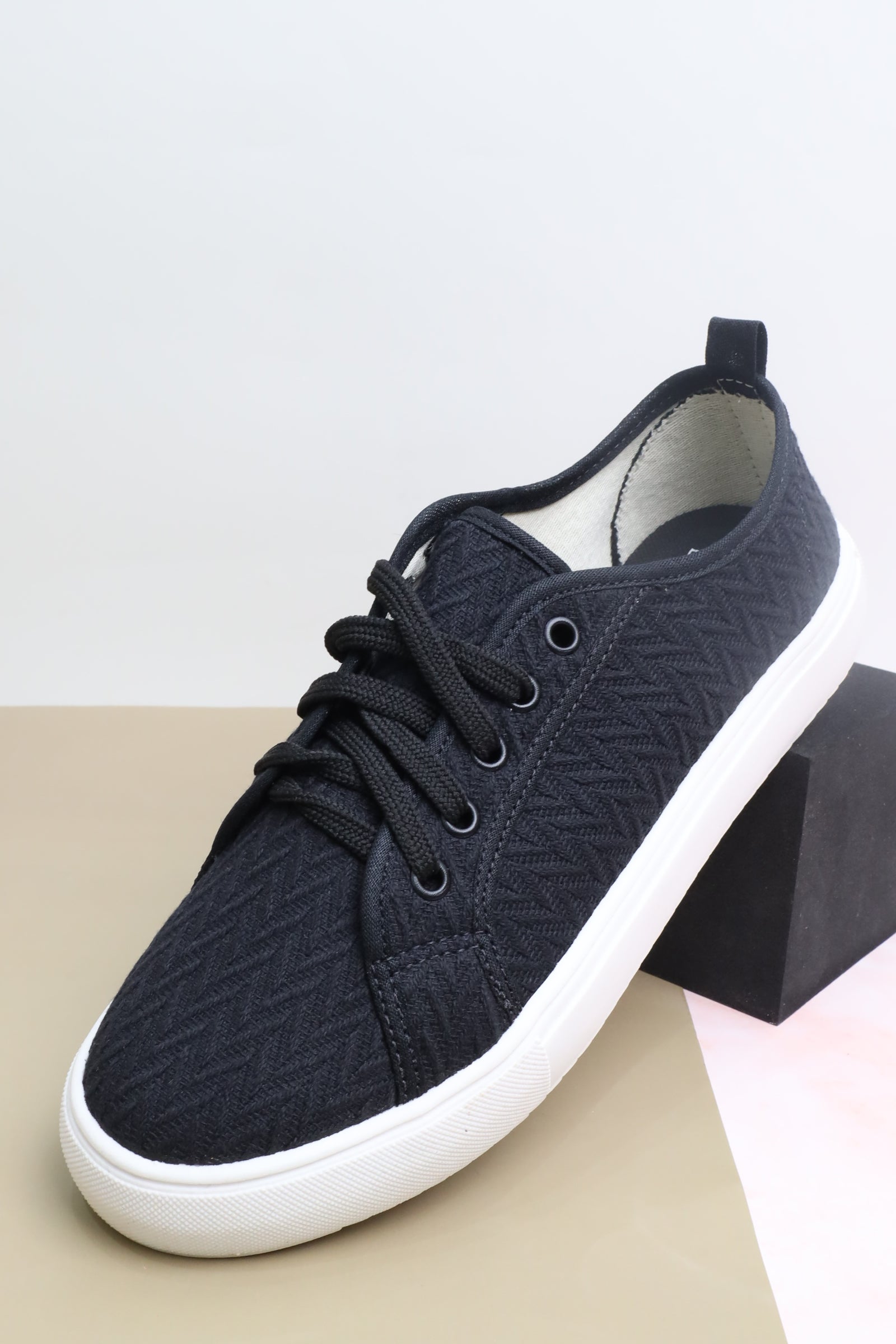 حذاء نسائي رياضي 77011