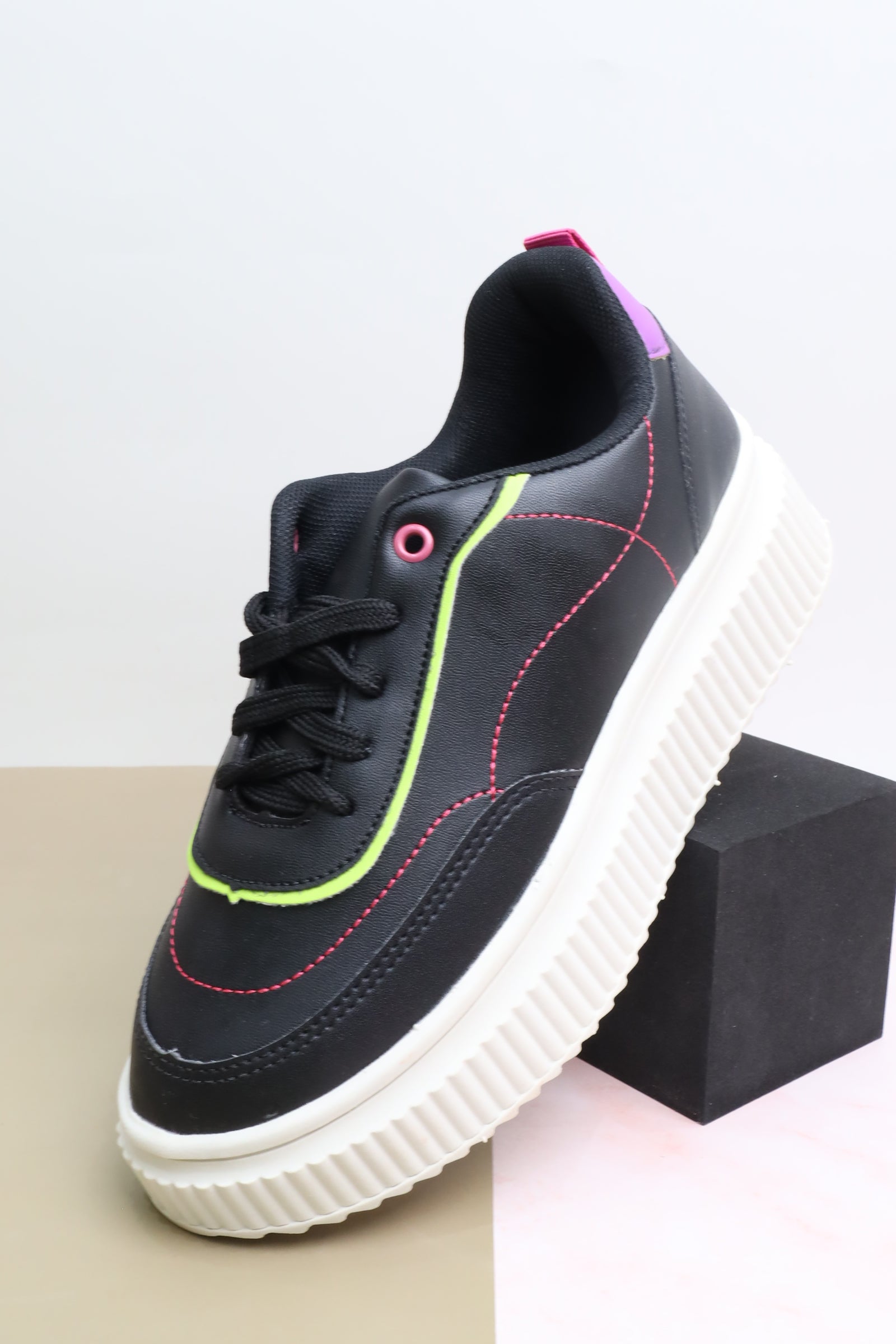 حذاء نسائي رياضي 77010