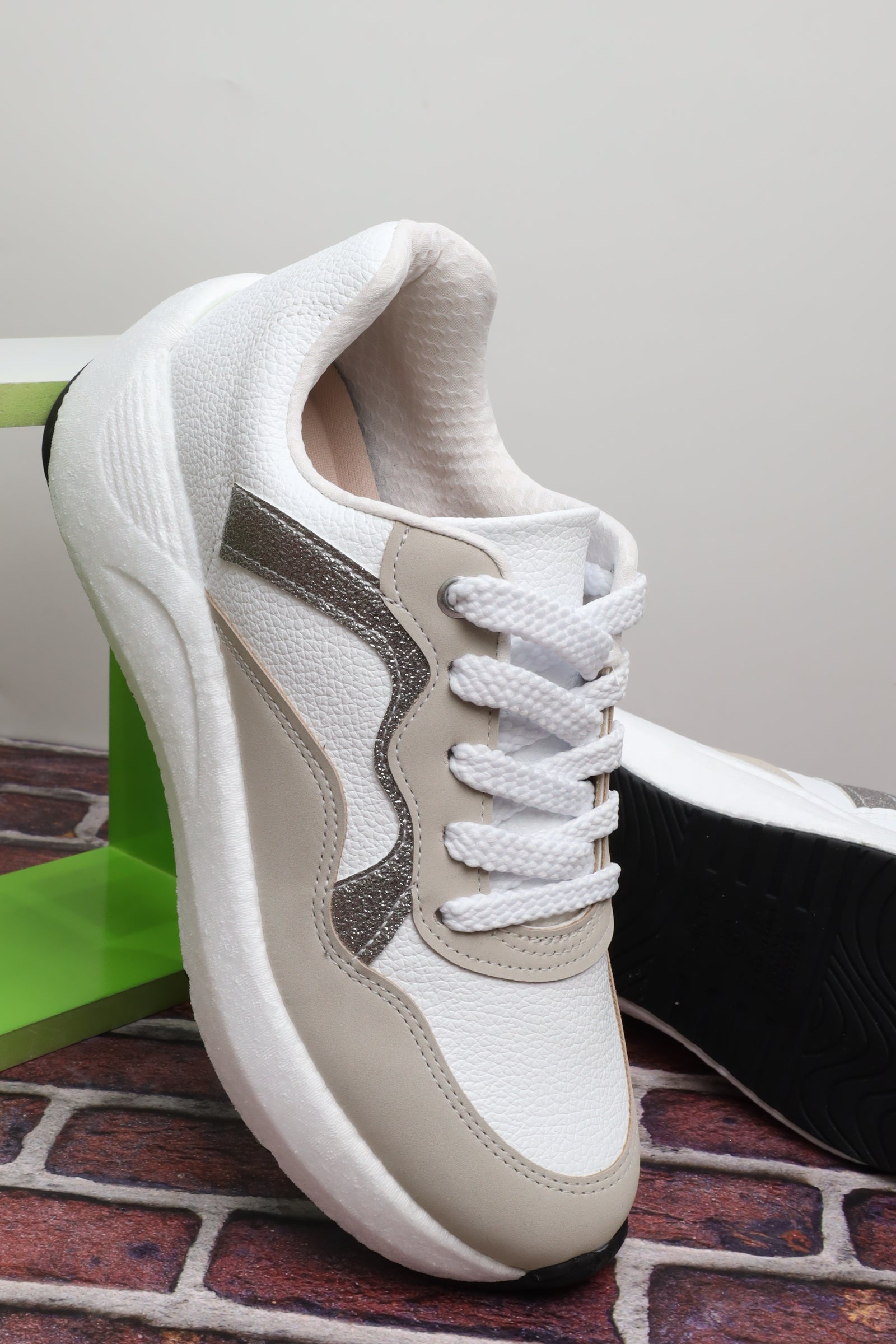 حذاء نسائي رياضي 35019