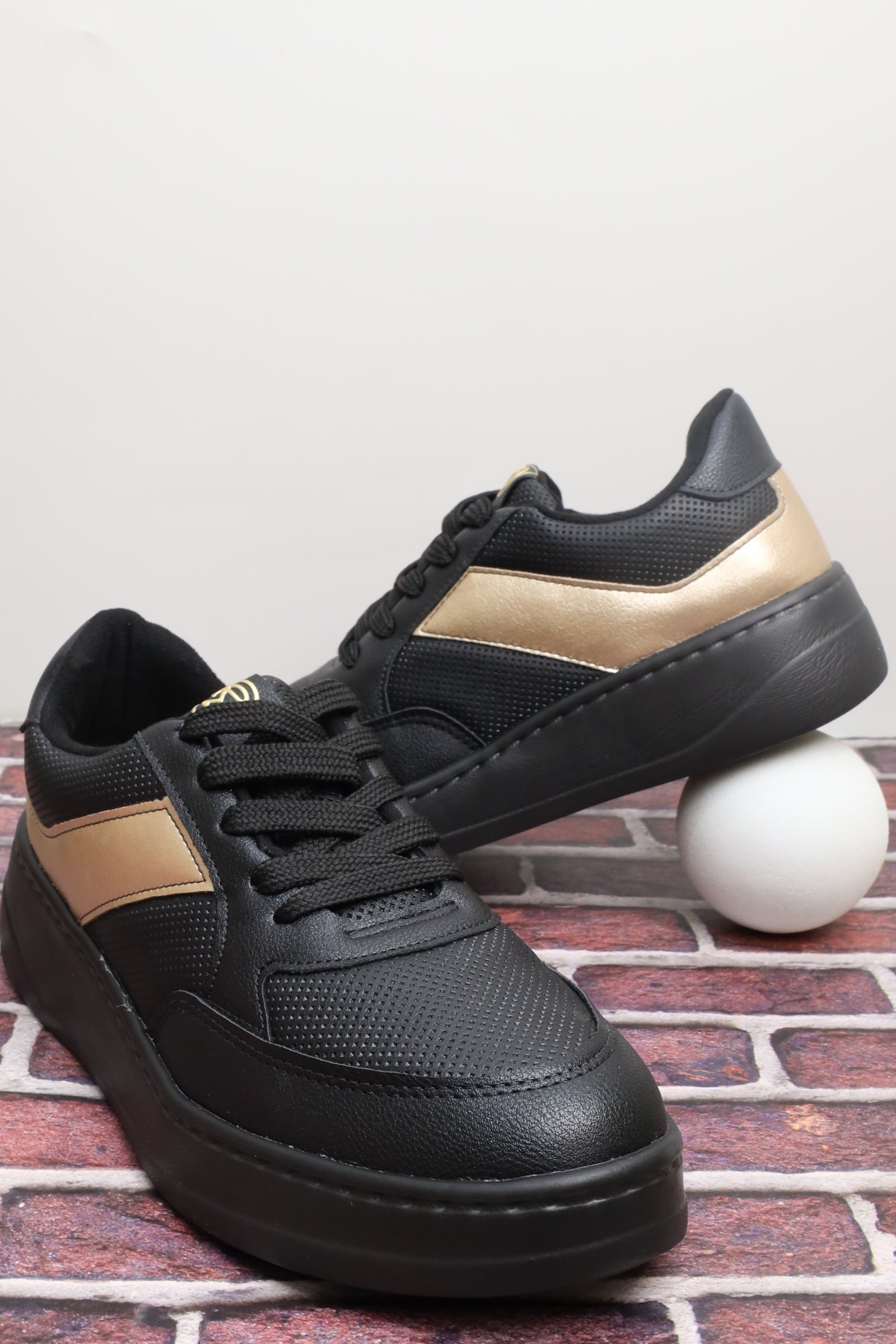 حذاء نسائي رياضي 35055
