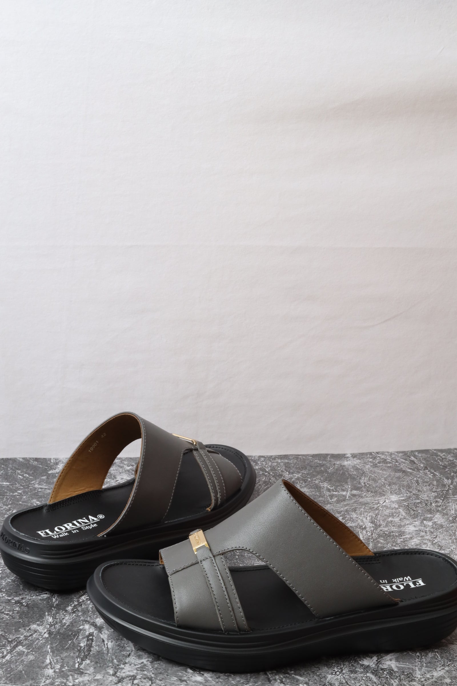 Genuine leather sandals 19901