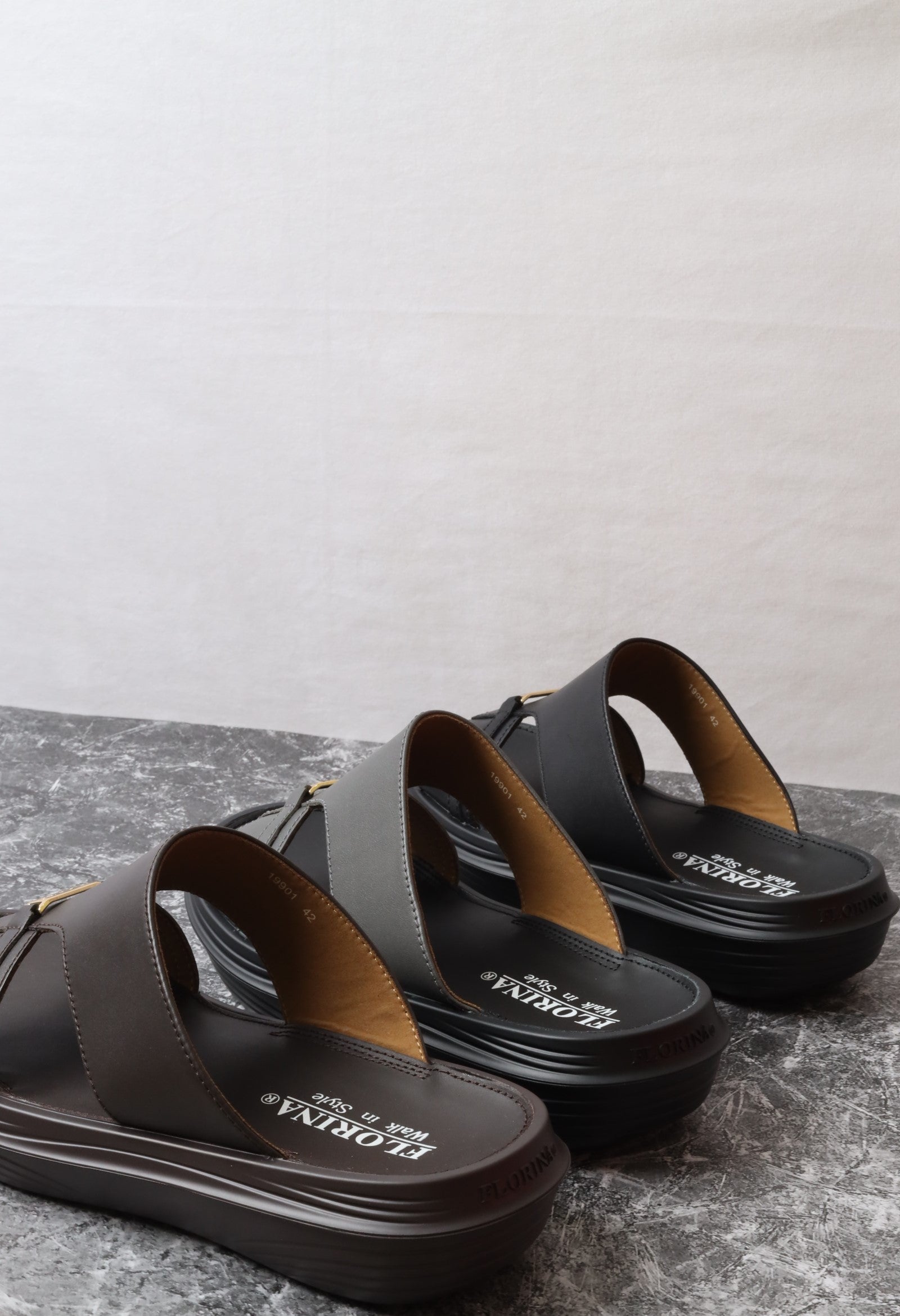 Genuine leather sandals 19901